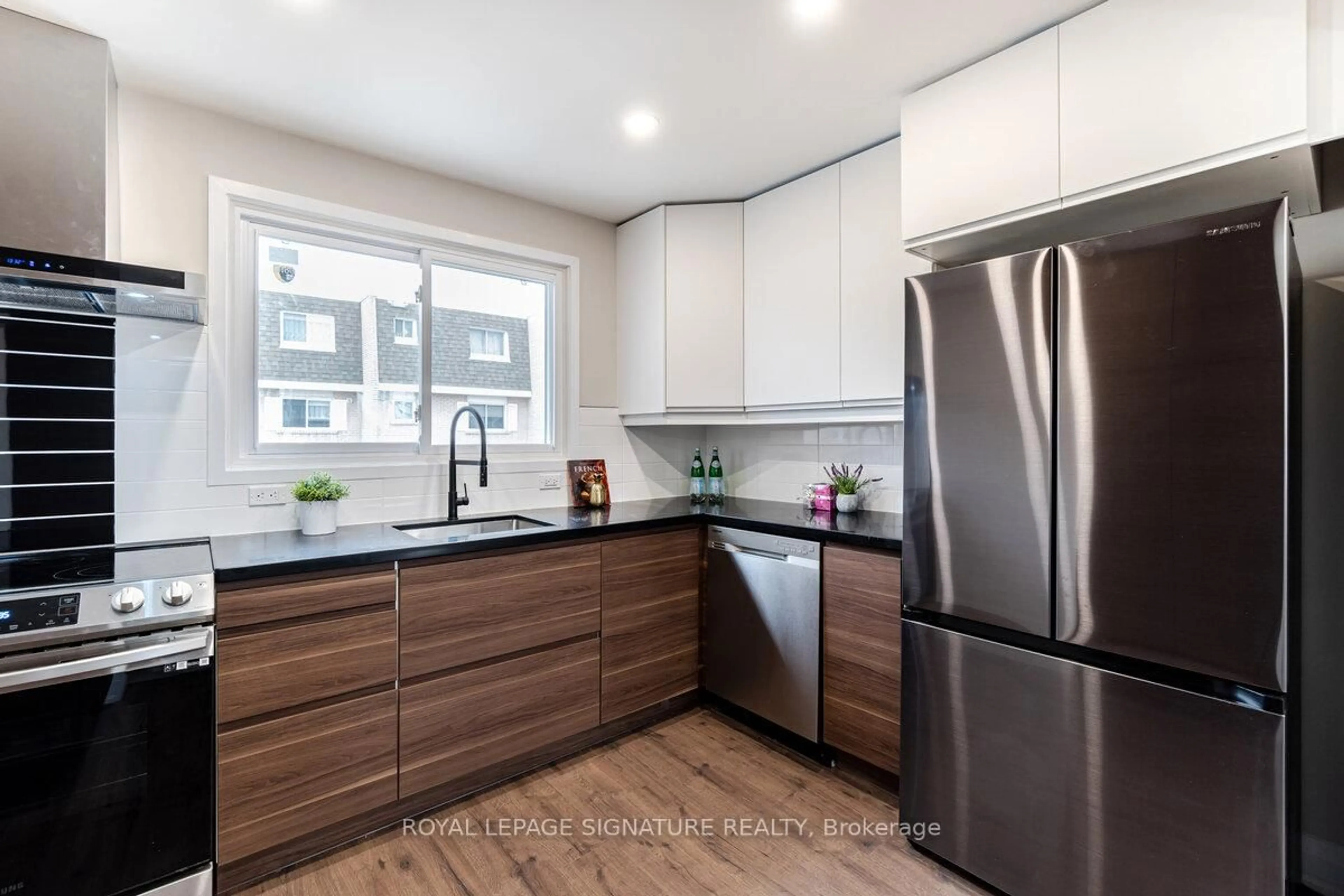 Contemporary kitchen, unknown for 830 Westlock Rd #38A, Mississauga Ontario L5C 1K6