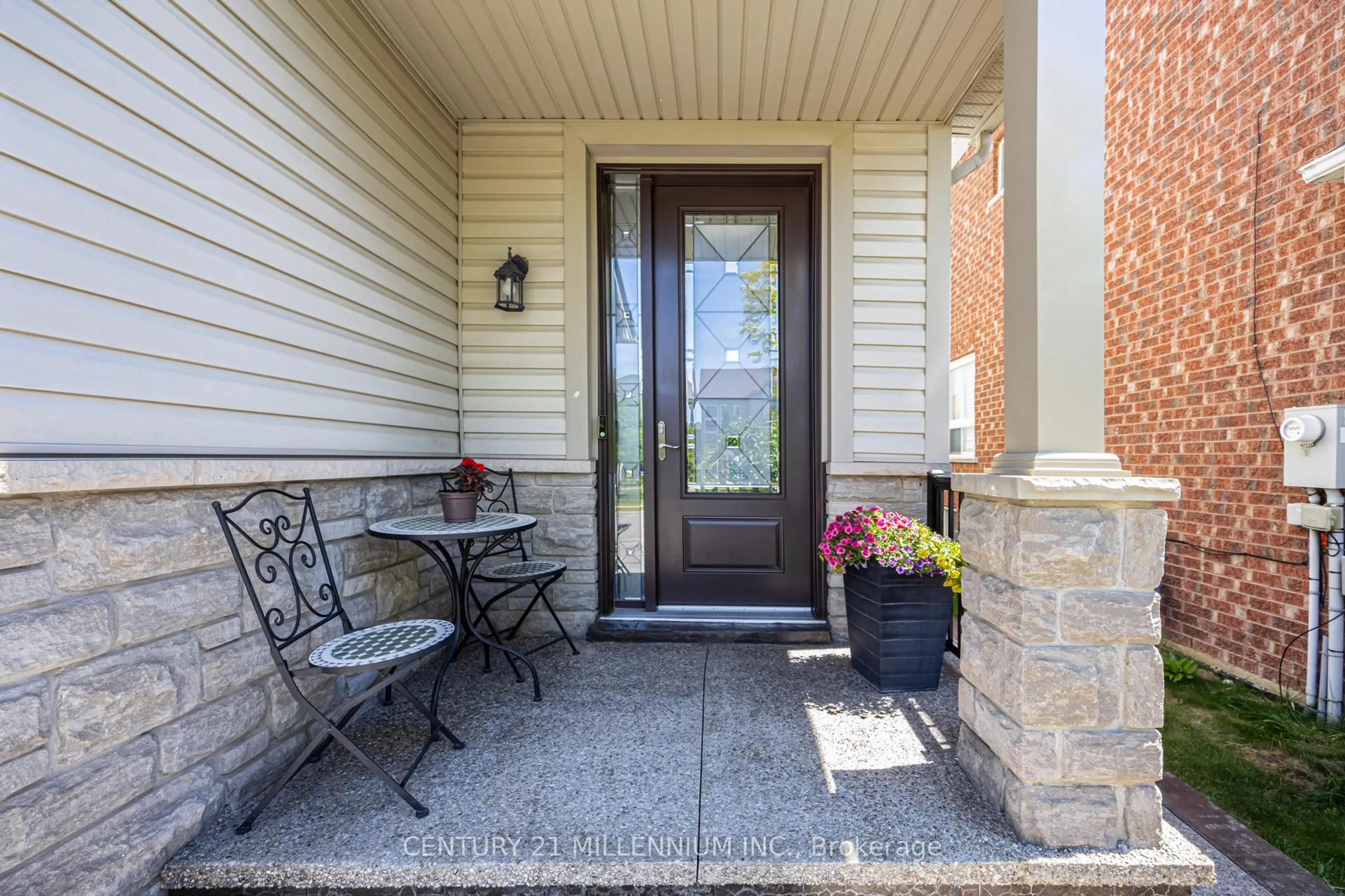Indoor entryway for 7 Bramoak Cres, Brampton Ontario L7A 1T7