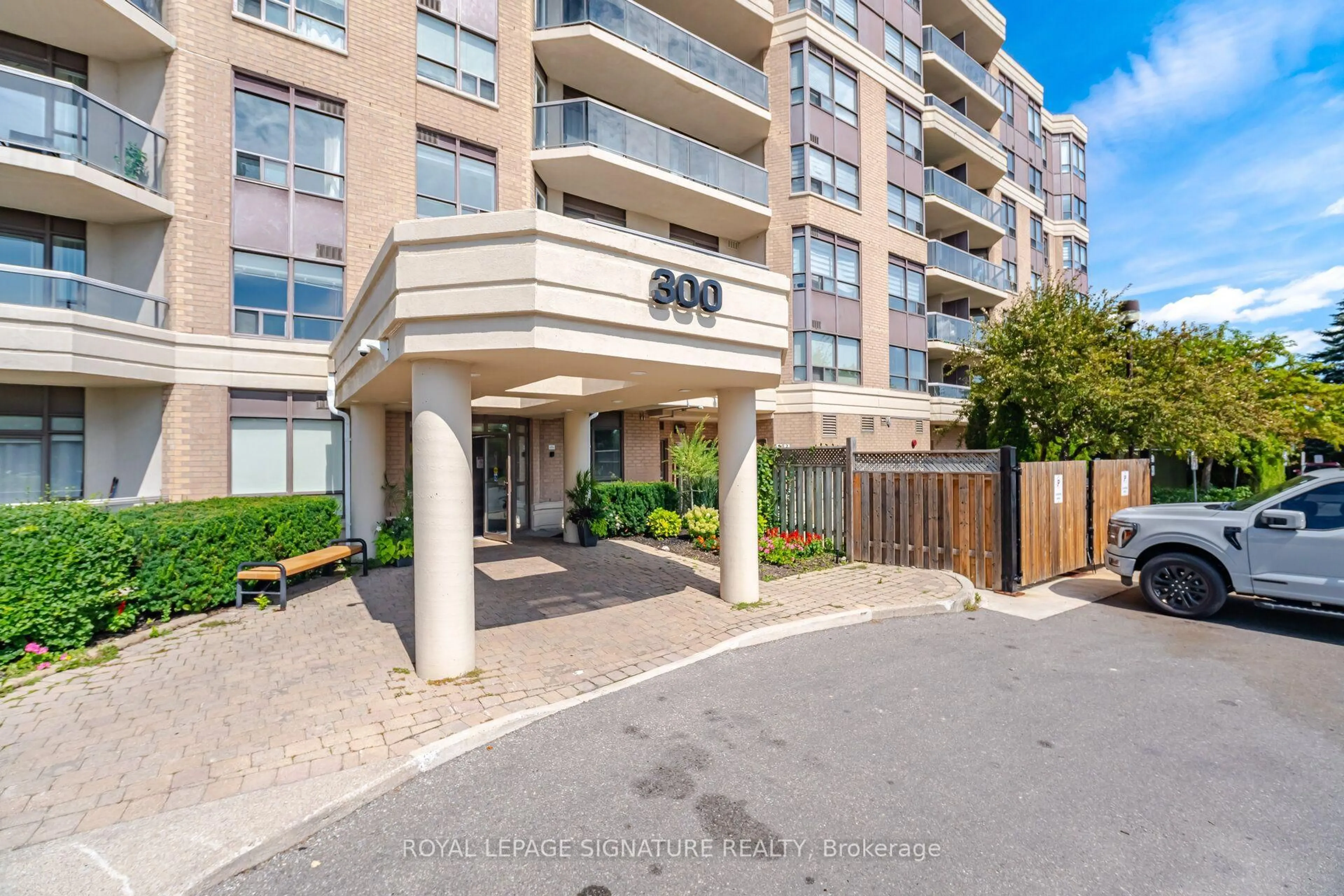 Unknown for 300 Ray Lawson Blvd #313, Brampton Ontario L6Y 5H5