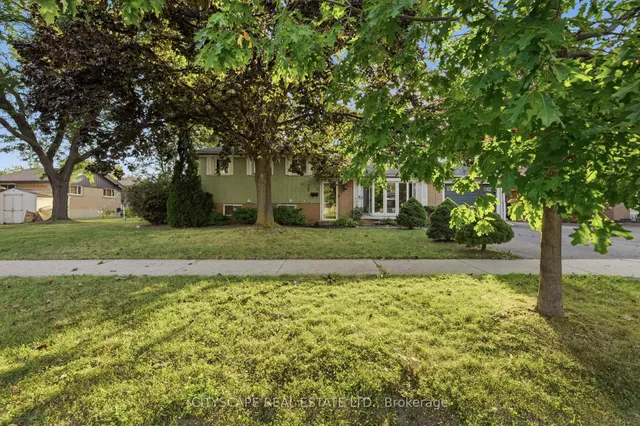 12 Vanderbrent Cres, Toronto 2