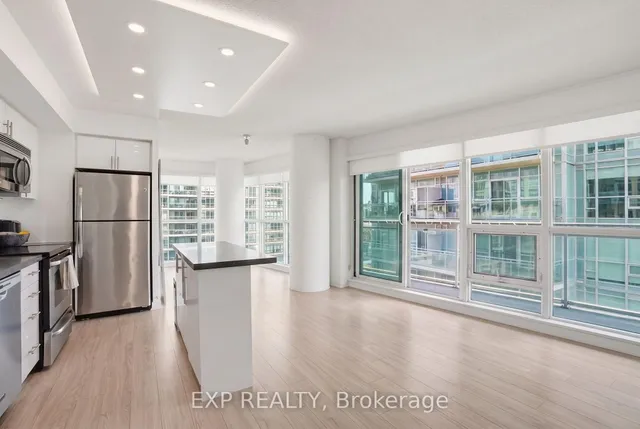 155 Legion Rd #813, Toronto 3