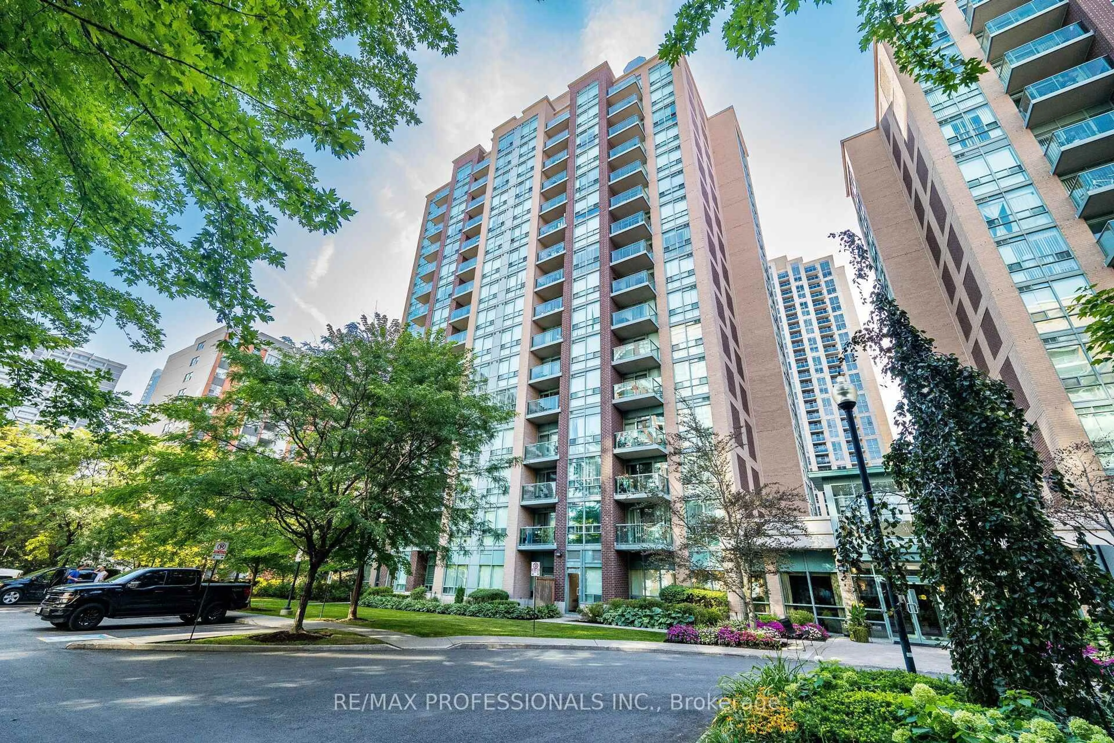 A pic from outside/outdoor area/front of a property/back of a property/a pic from drone, unknown for 7 Michael Power Pl #101, Toronto Ontario M9A 0A4
