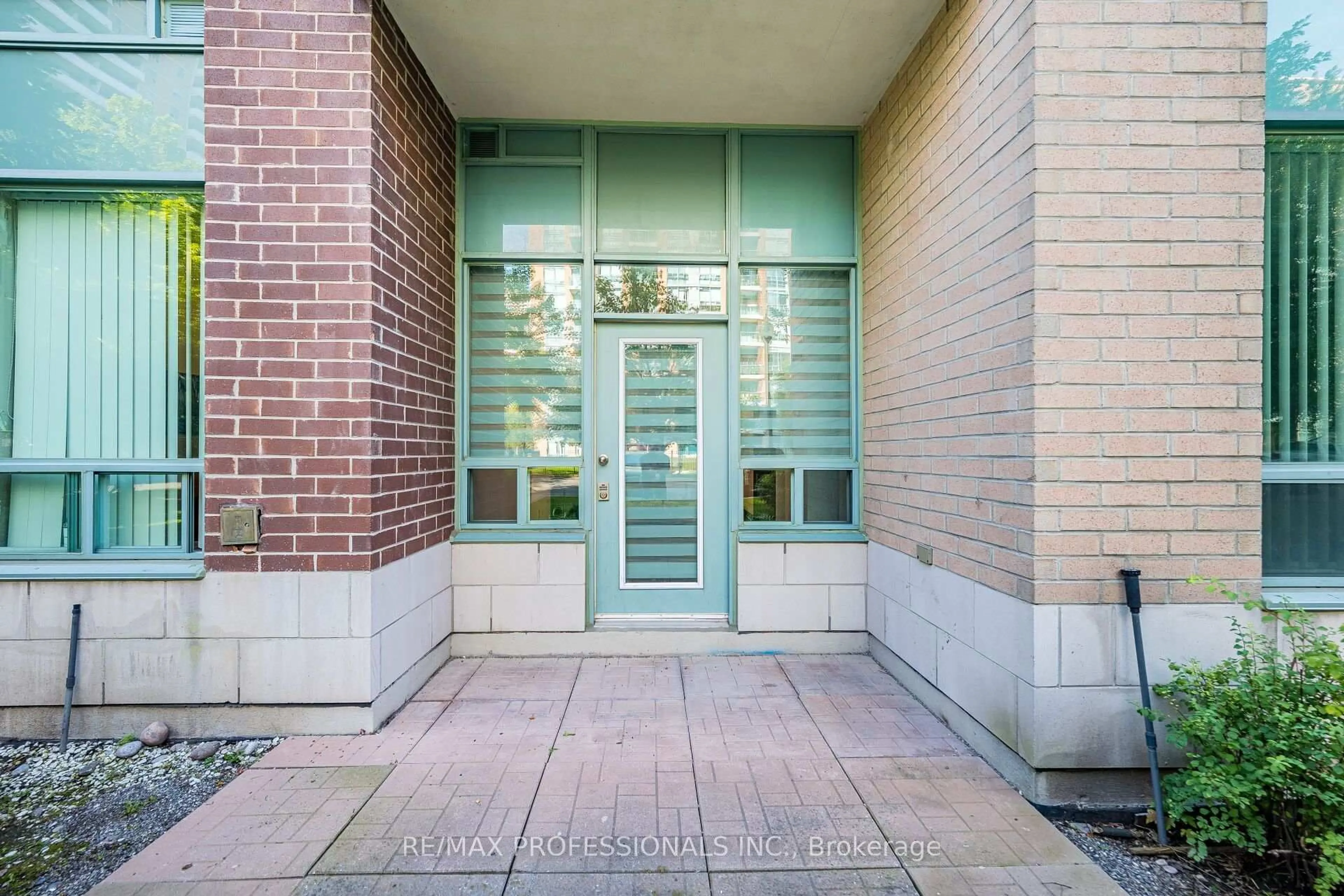 Indoor foyer for 7 Michael Power Pl #101, Toronto Ontario M9A 0A4