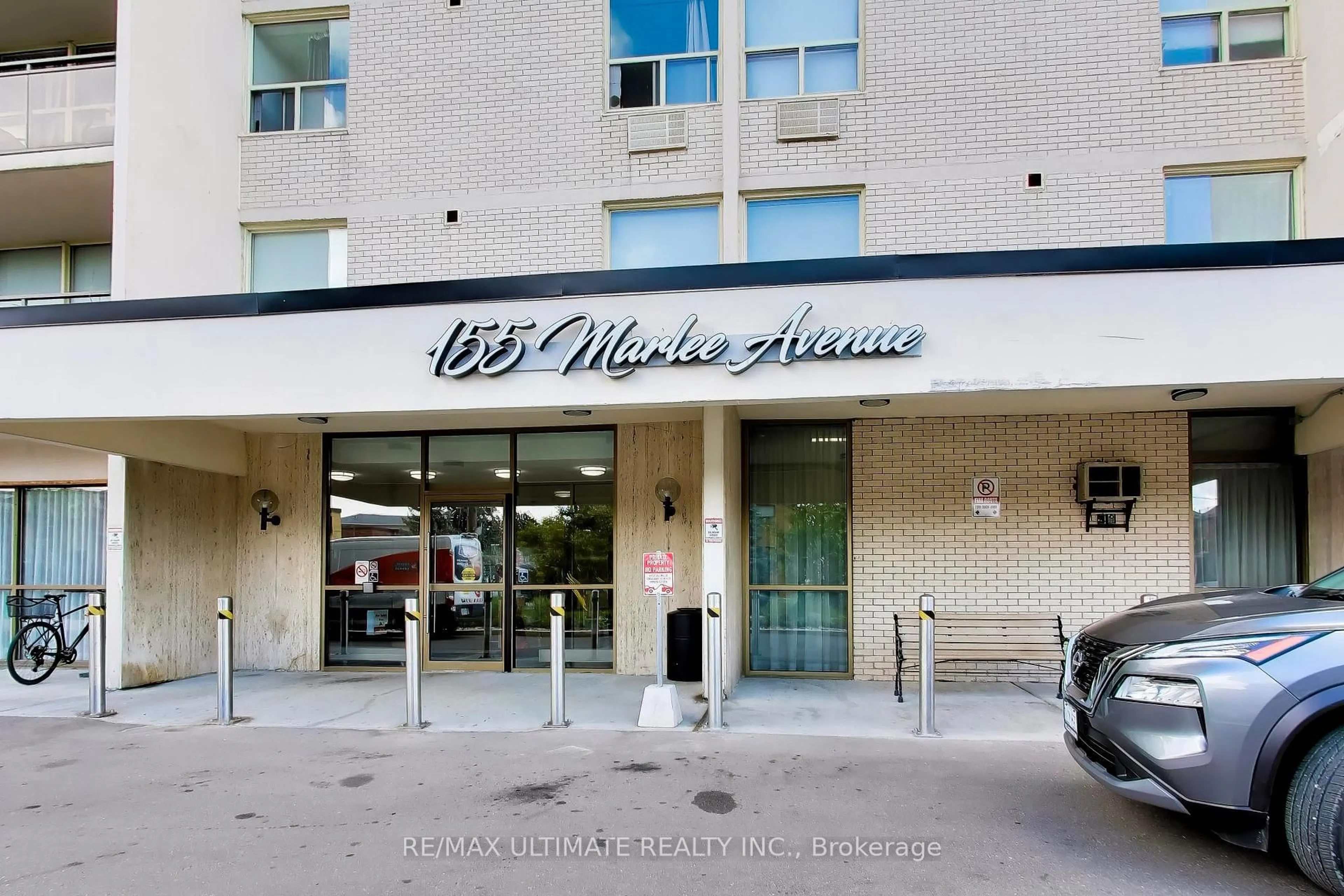 Indoor foyer for 155 Marlee Ave #608, Toronto Ontario M6B 4B5