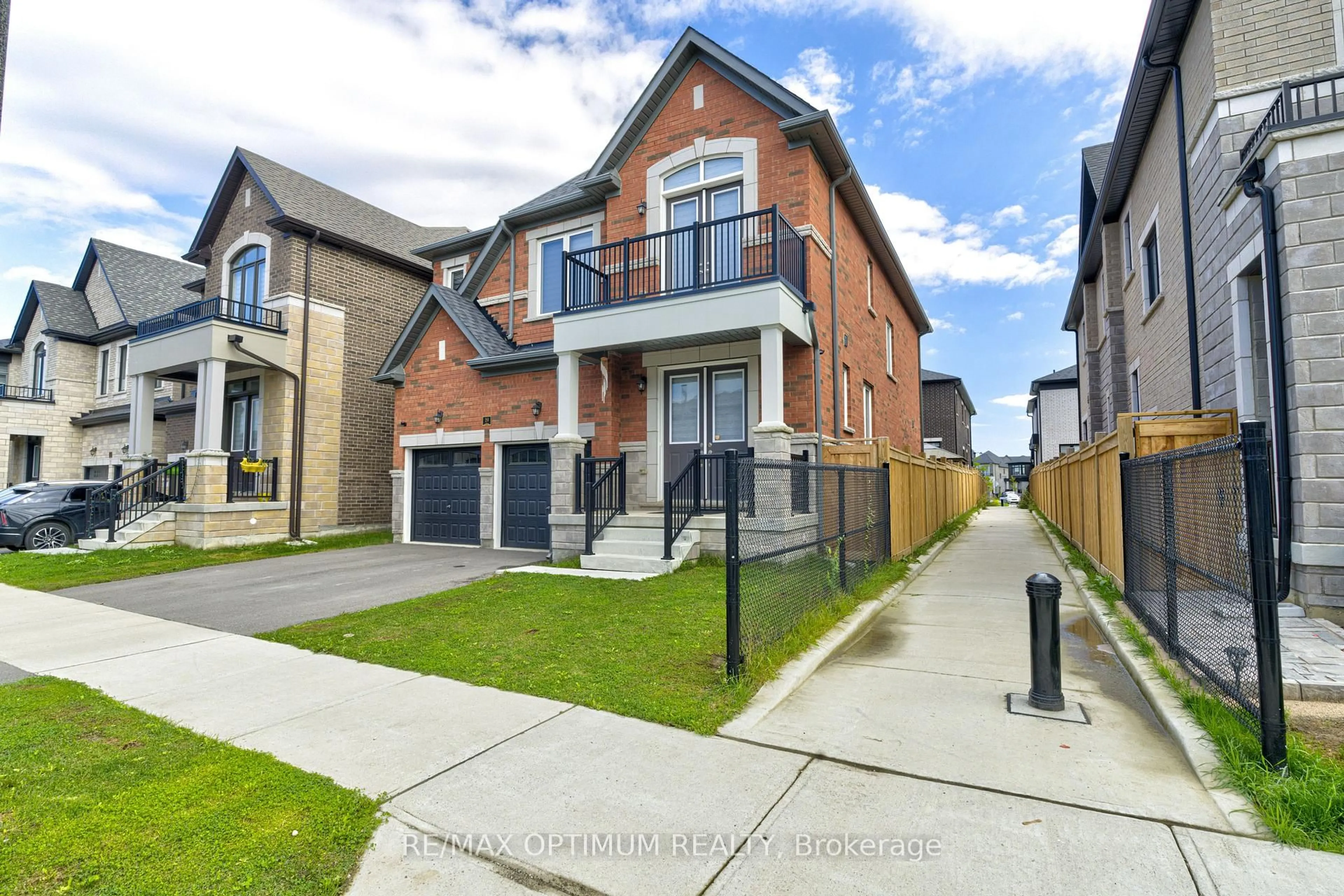 Home with brick exterior material, street for 19 Gatherwood Terr, Caledon Ontario L7C 4M4