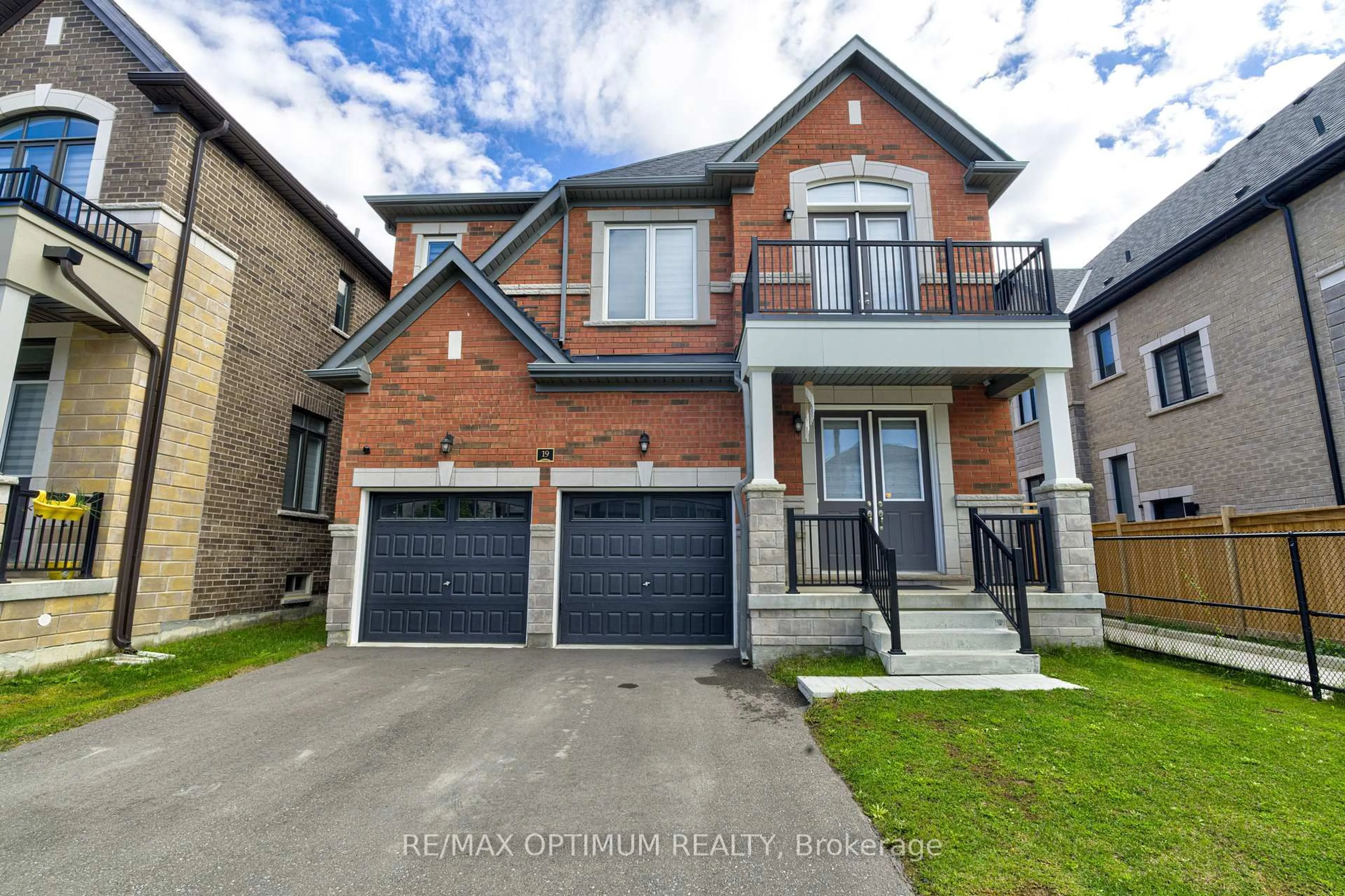 Home with brick exterior material, street for 19 Gatherwood Terr, Caledon Ontario L7C 4M4