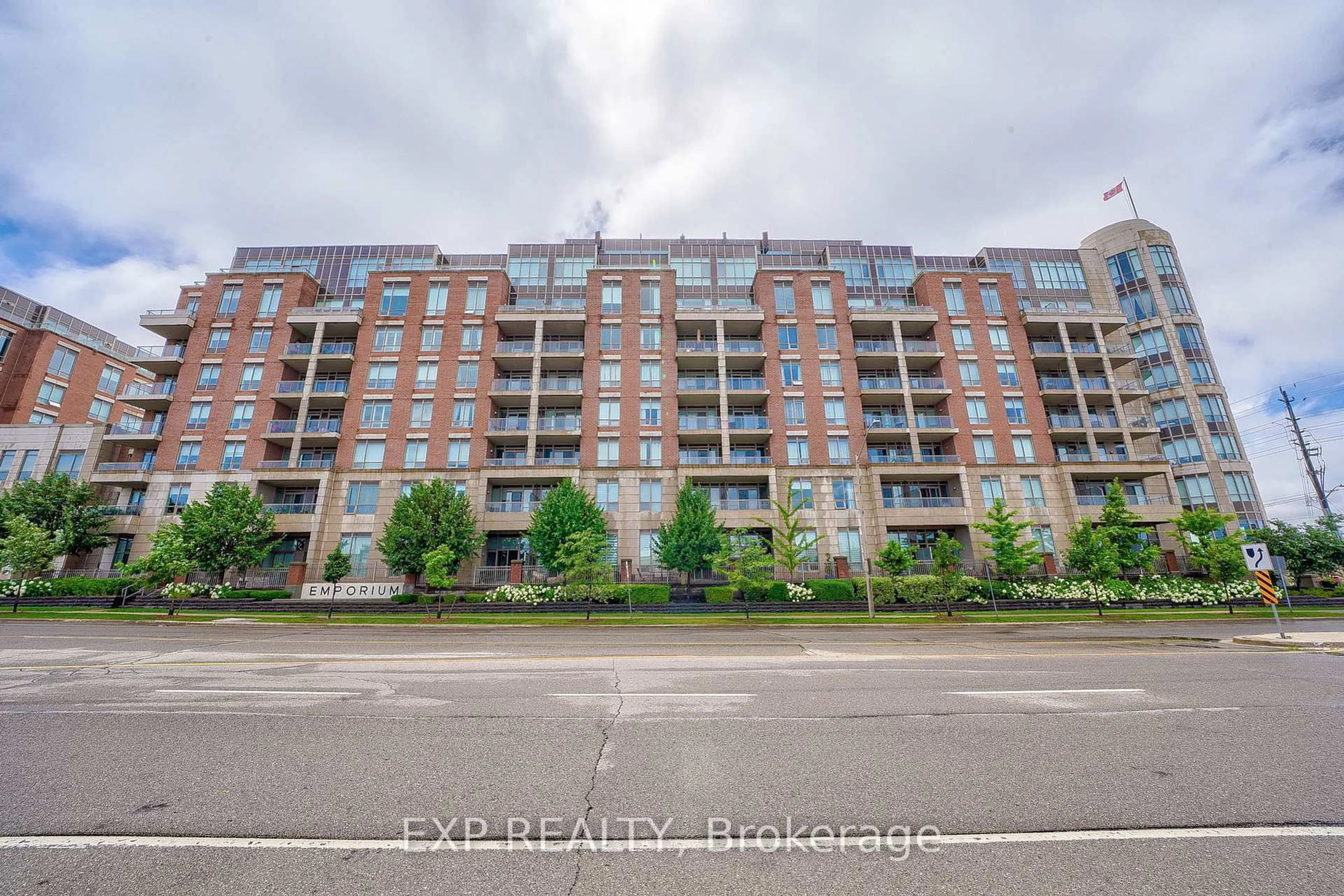 A pic from outside/outdoor area/front of a property/back of a property/a pic from drone, unknown for 2480 Prince Michael Dr #622, Oakville Ontario L6H 0H1