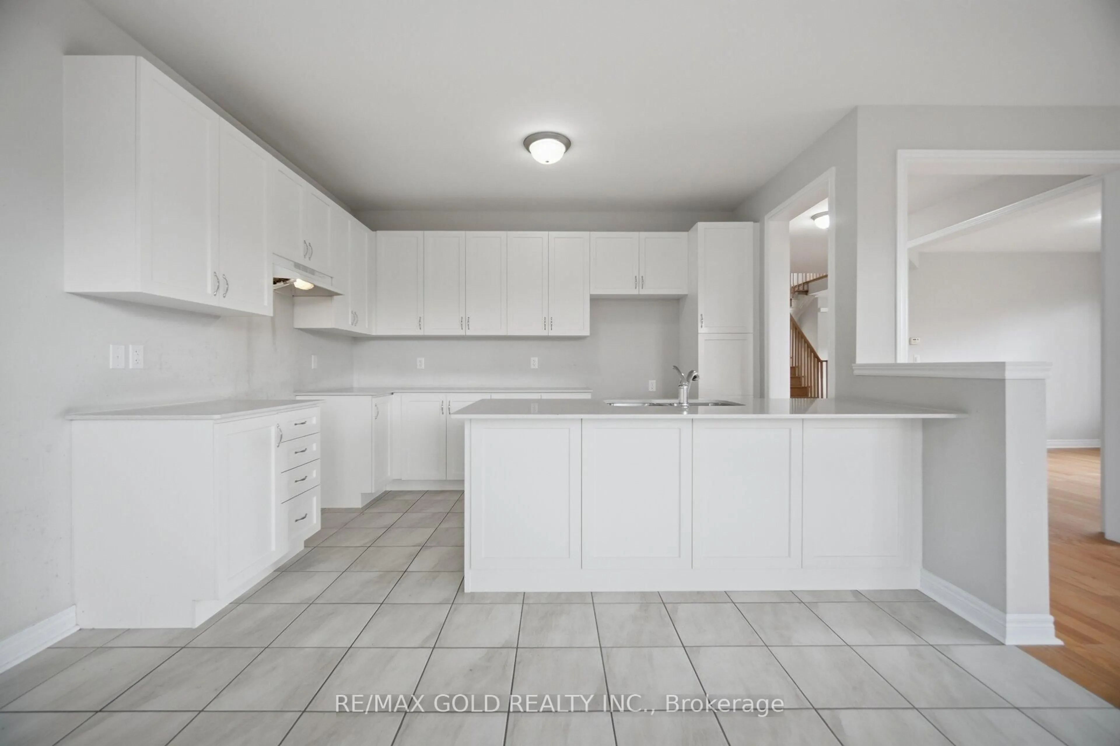 Open concept kitchen, ceramic/tile floor for 473 Veterans Dr, Brampton Ontario L7A 4Z5