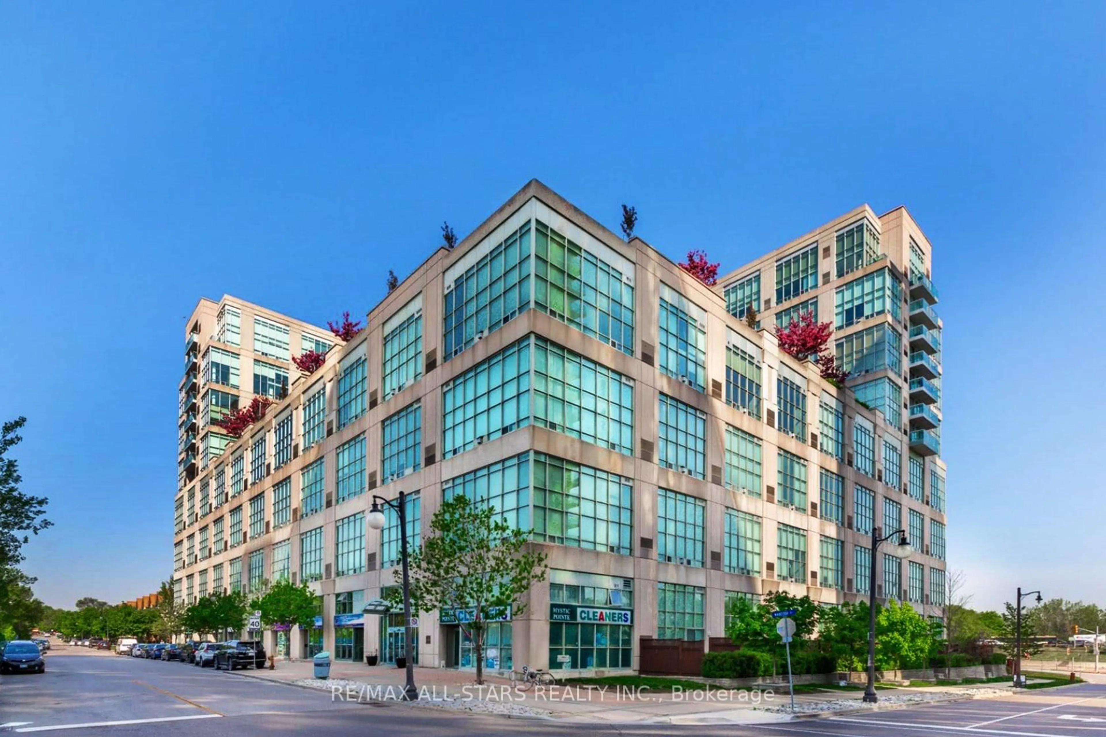 Unknown for 250 Manitoba St #621, Toronto Ontario M8Y 4G8