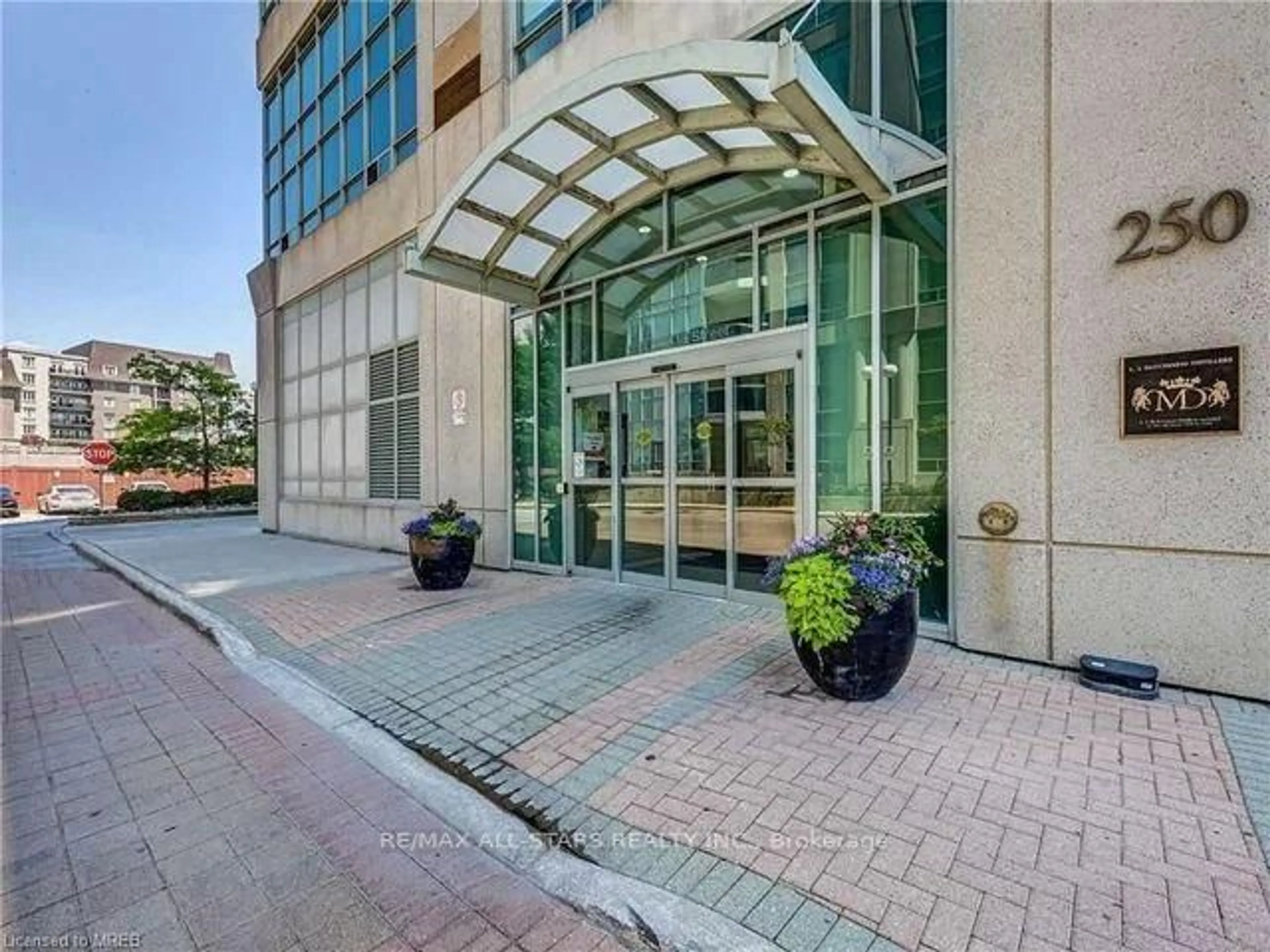 Indoor foyer for 250 Manitoba St #621, Toronto Ontario M8Y 4G8