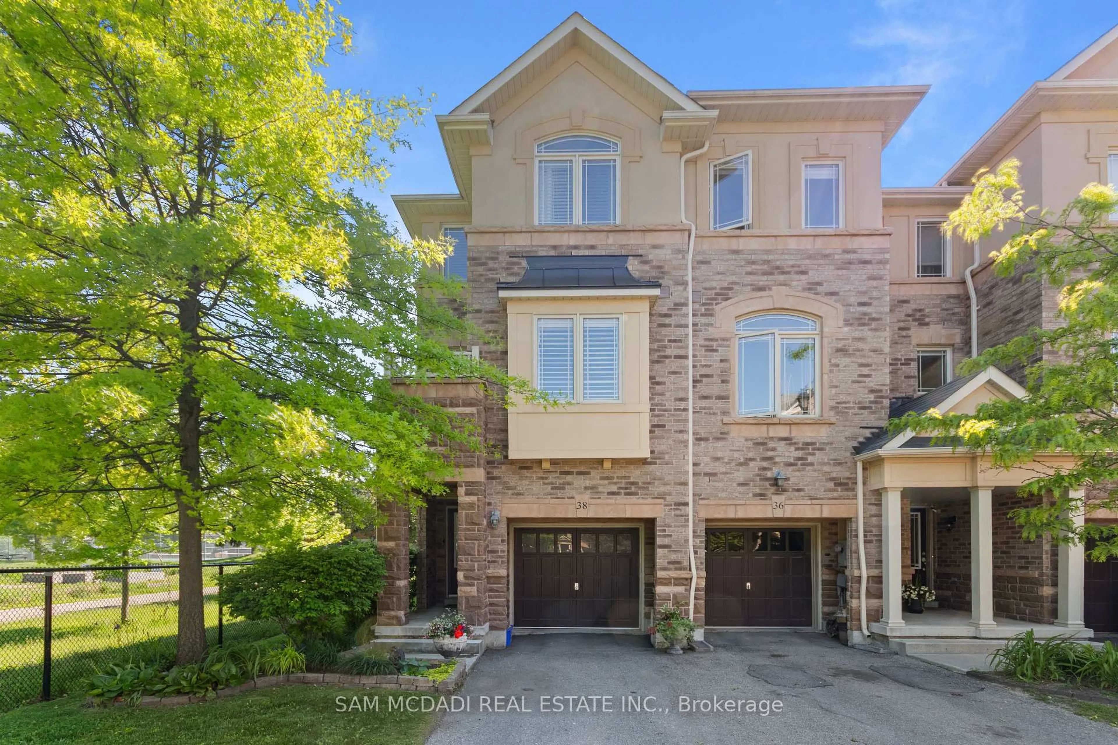 Home with brick exterior material, street for 6625 Falconer Dr #38, Mississauga Ontario L5N 0C8