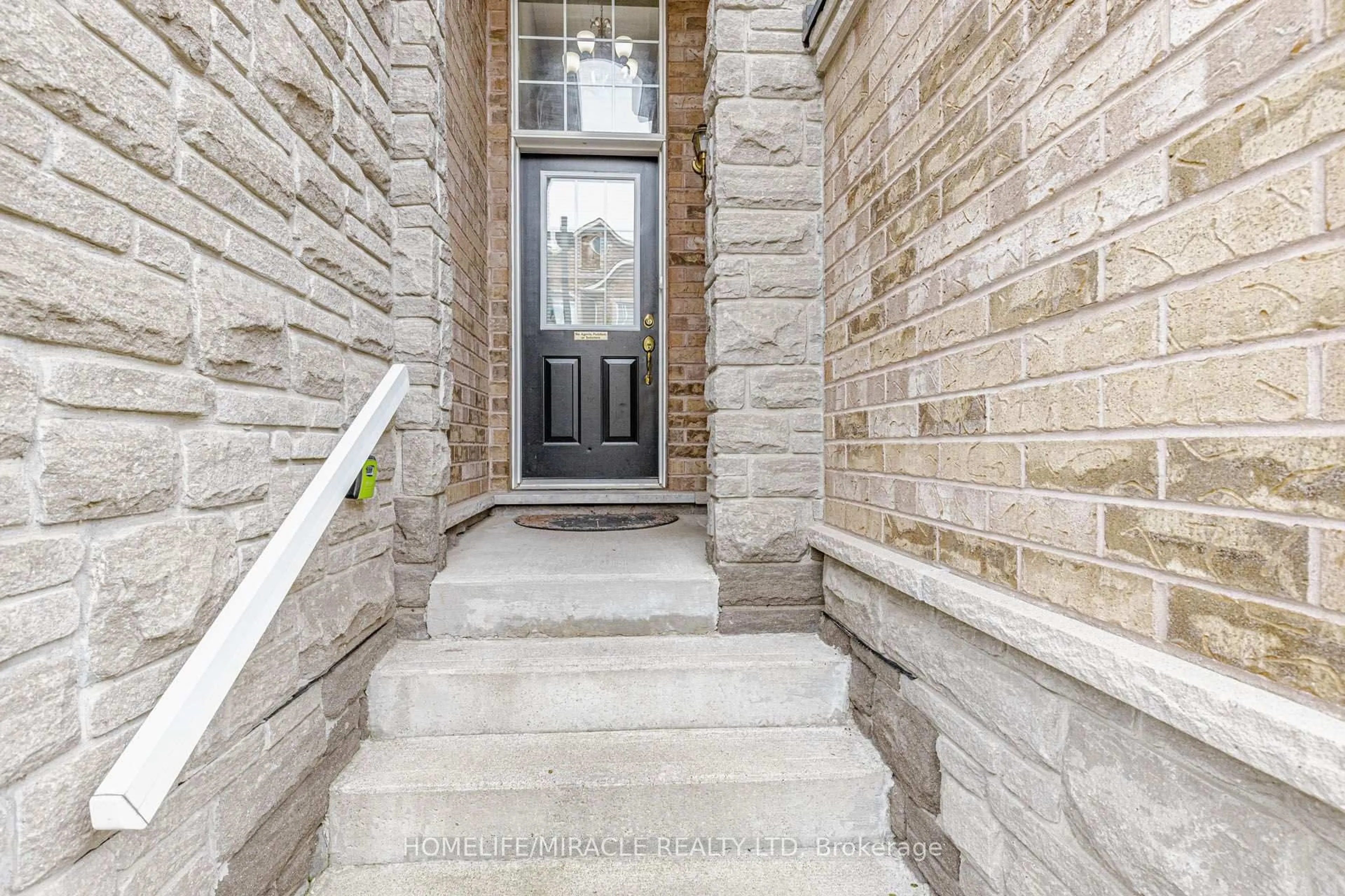Unknown for 601 Shoreline Dr #106, Mississauga Ontario L5B 4K8