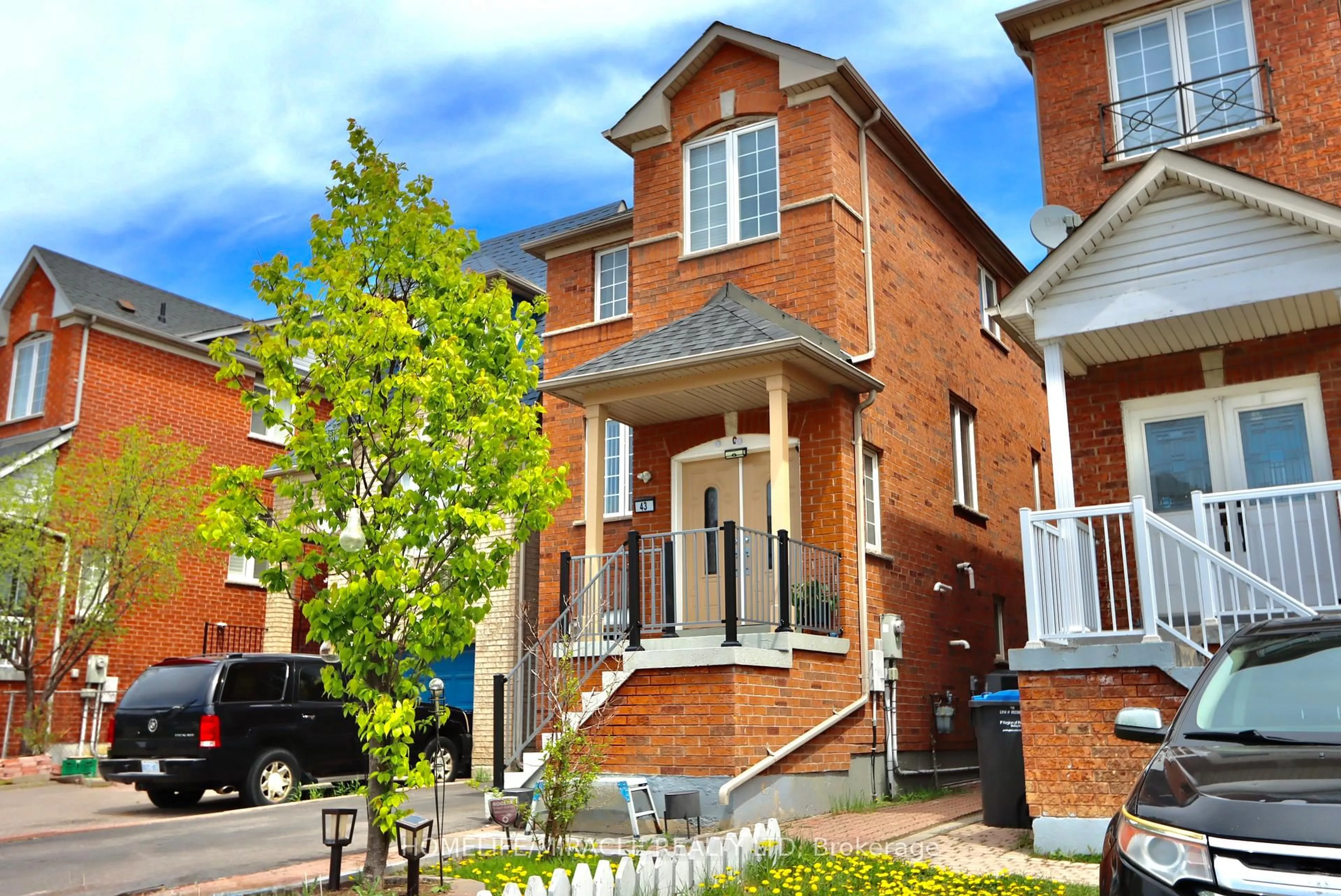 Home with brick exterior material, street for 43 Caranci Cres, Brampton Ontario L6P 1H3