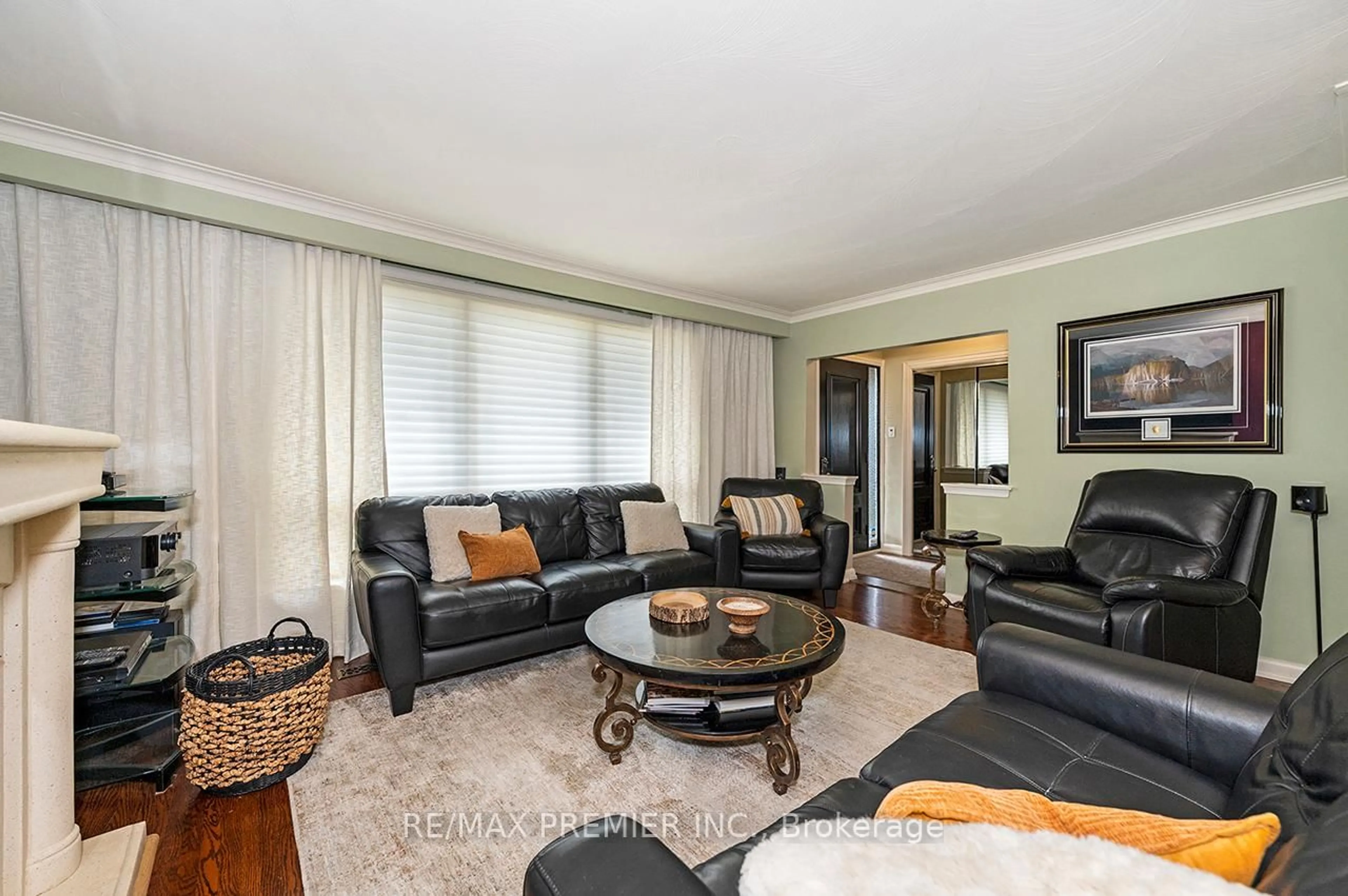 Living room with furniture, unknown for 2894 Weston Rd, Toronto Ontario M9M 2S5