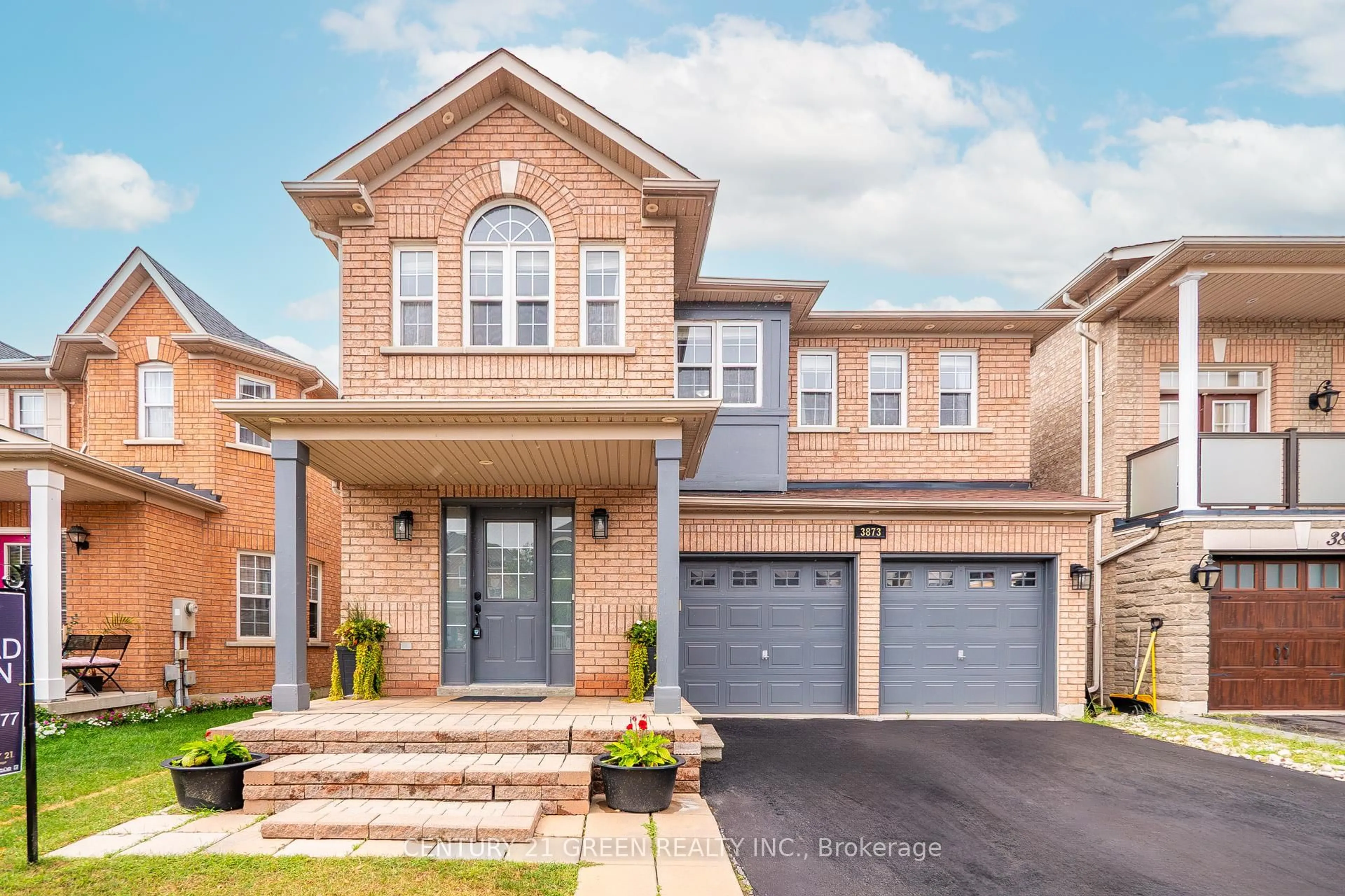 Home with brick exterior material, street for 3873 Brinwood Gate, Mississauga Ontario L5M 7H3