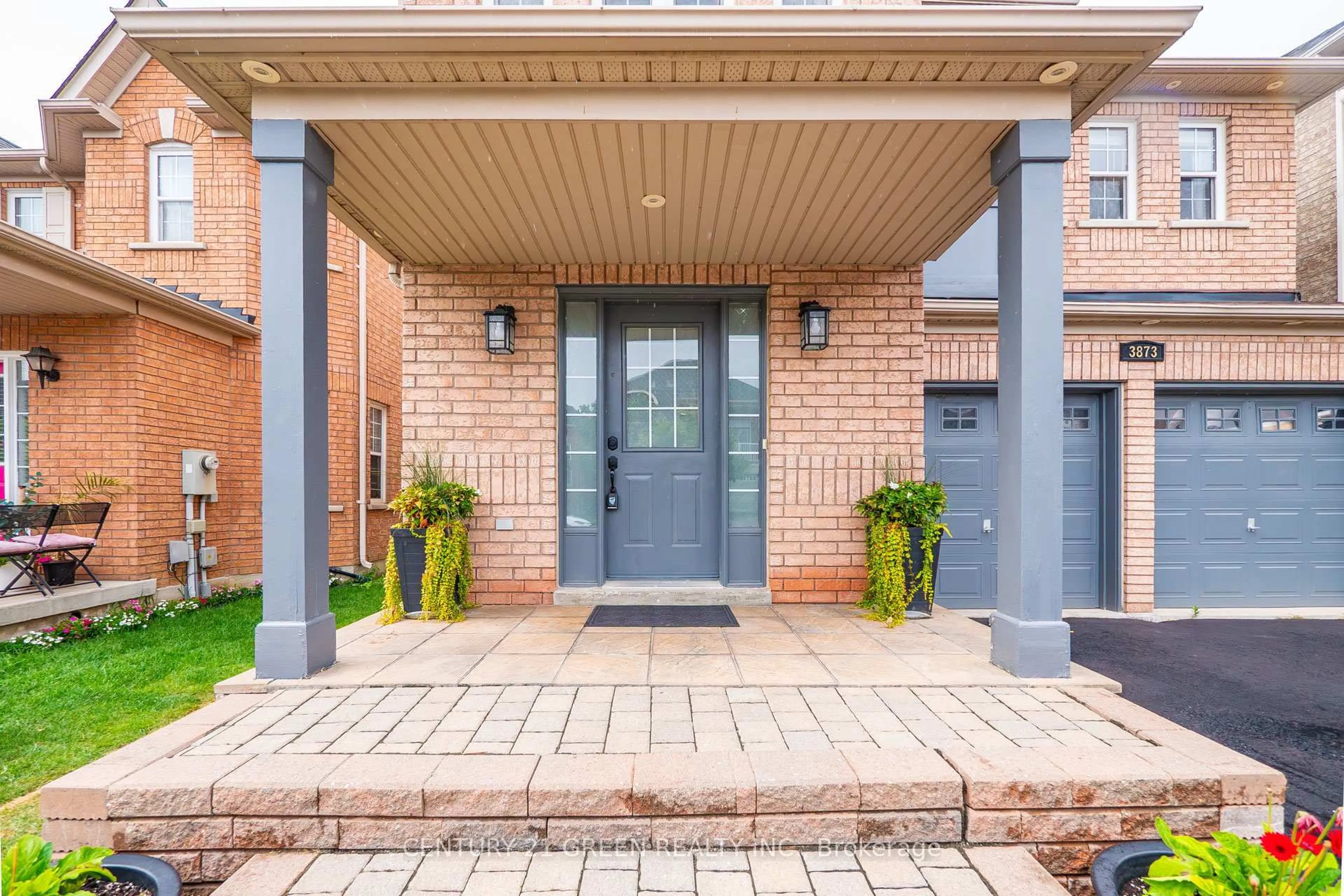 Home with brick exterior material, street for 3873 Brinwood Gate, Mississauga Ontario L5M 7H3