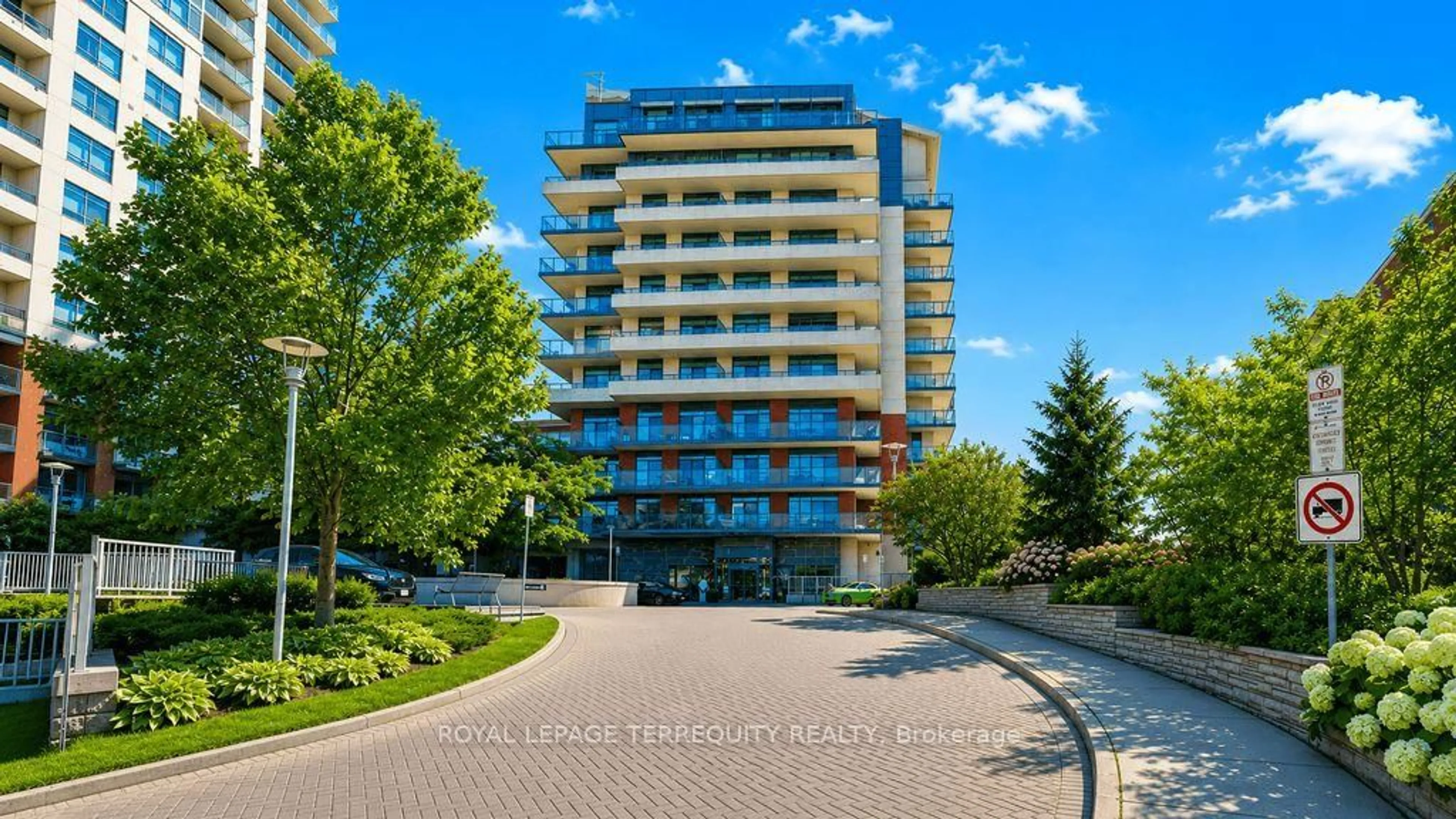 Indoor foyer for 35 Fontenay Crt #202, Toronto Ontario M9A 0E2