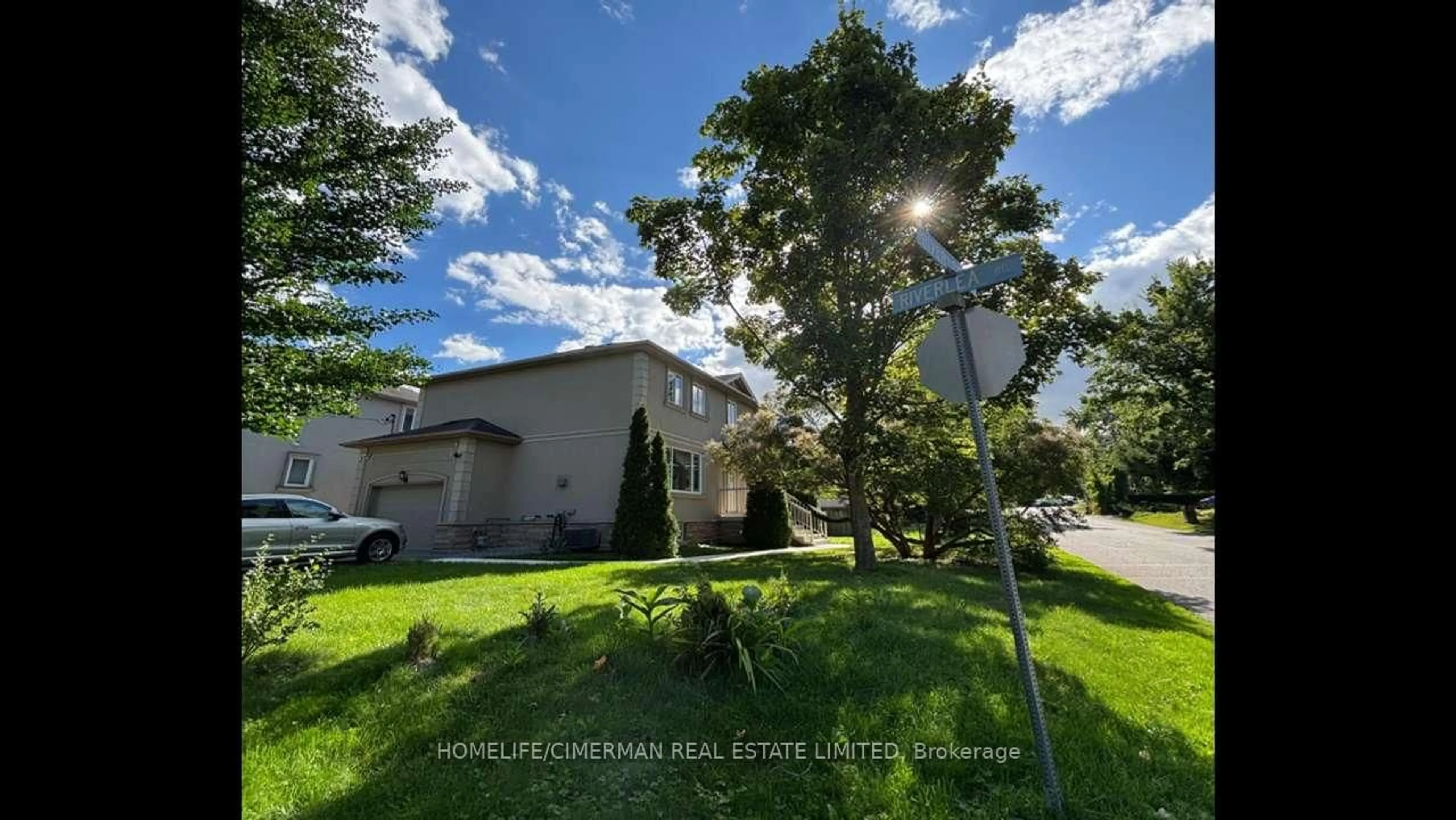 A pic from outside/outdoor area/front of a property/back of a property/a pic from drone, street for 43 Riverlea Dr, Toronto Ontario M9P 2B1