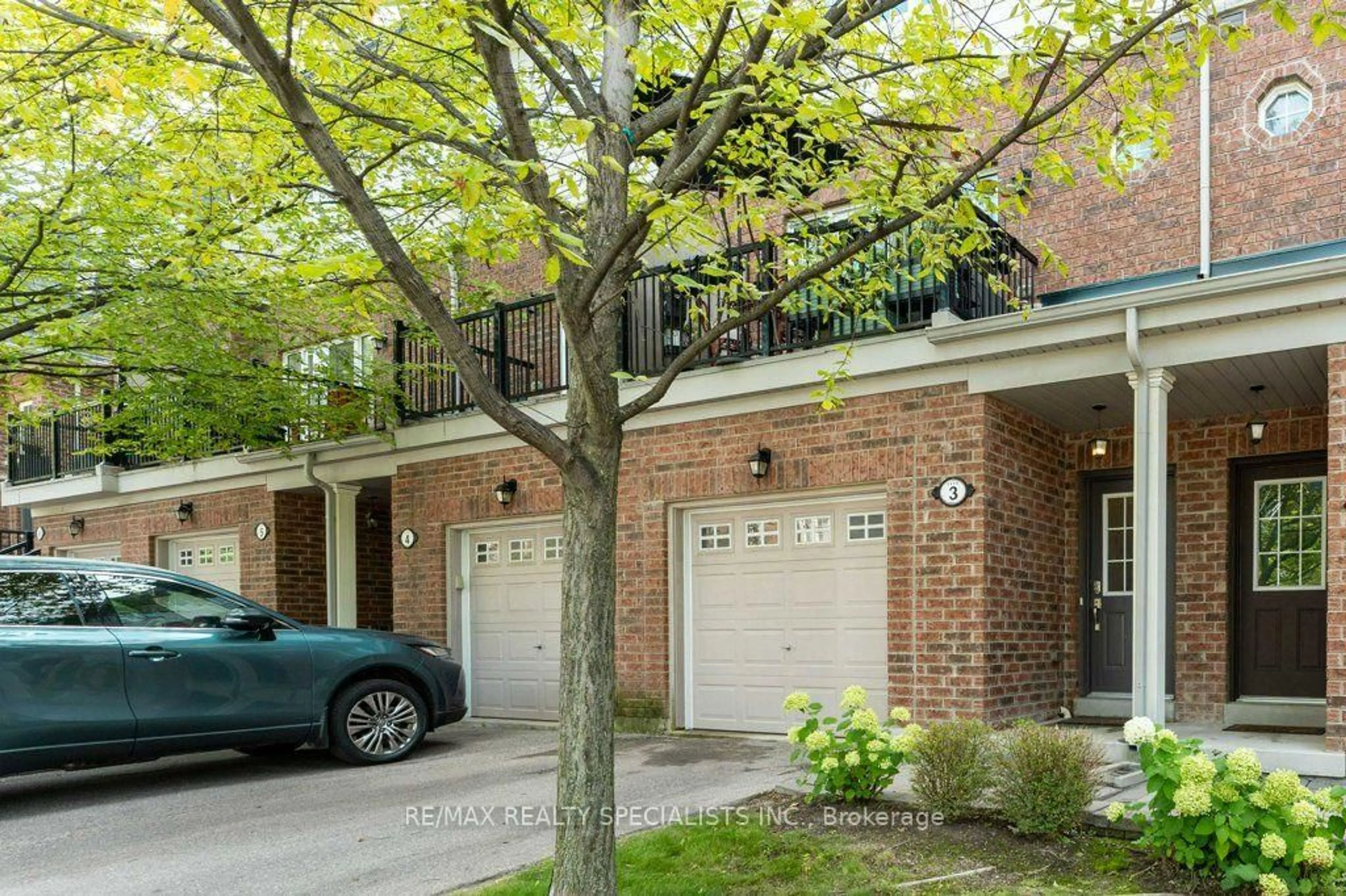 Home with brick exterior material, street for 1115 Haig Blvd #3, Mississauga Ontario L5E 2M6