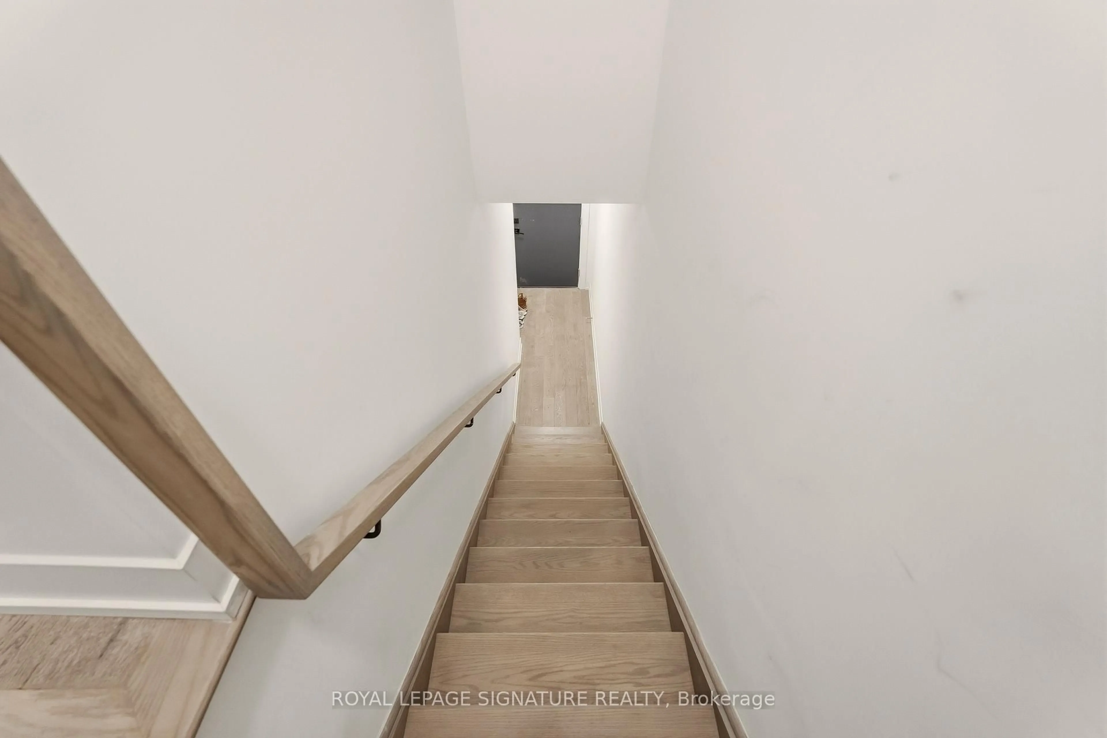 Stairs for 1062 Douglas McCurdy Common #227, Mississauga Ontario L5G 0C6