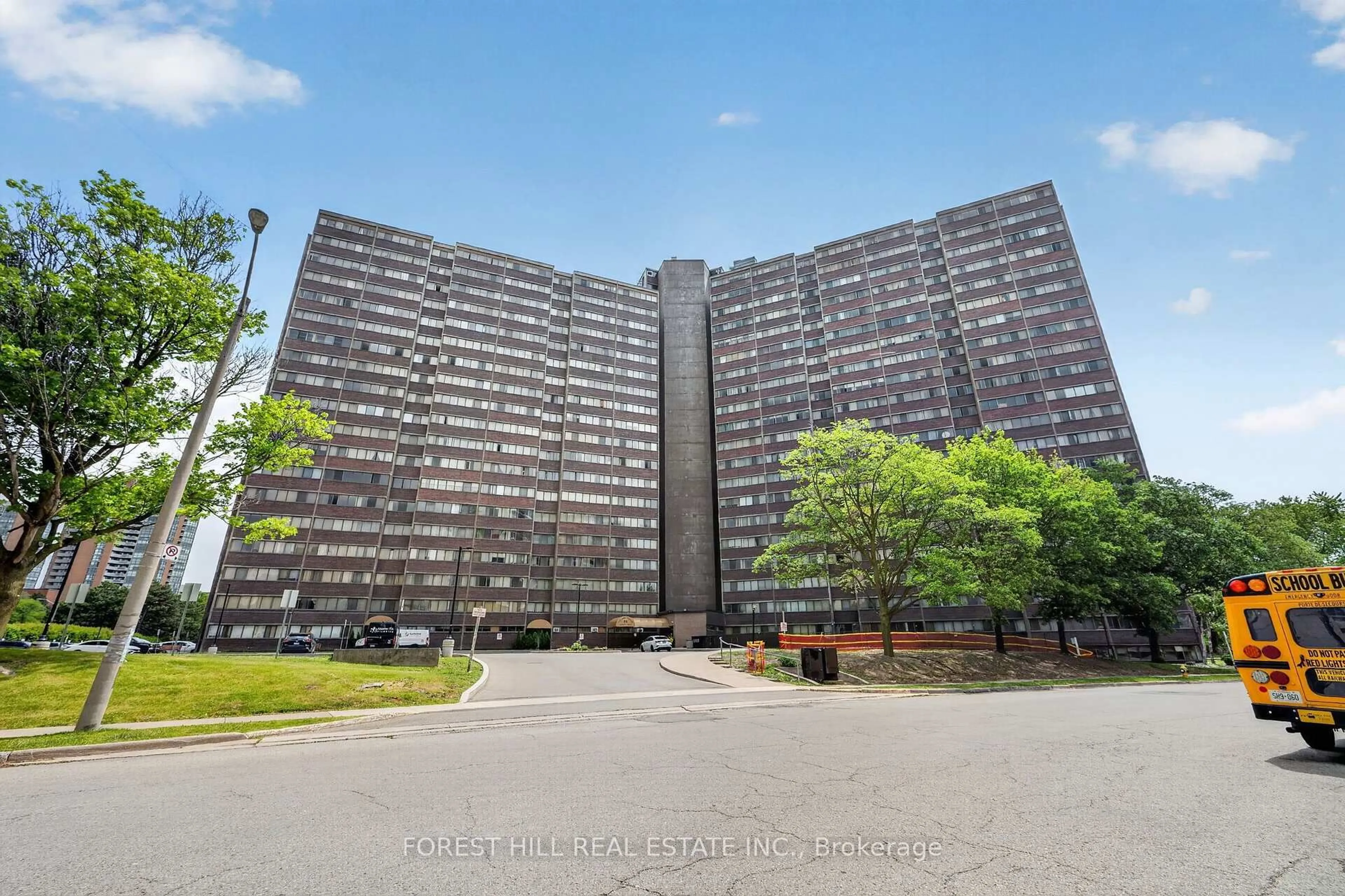 Patio, building for 11 Wincott Dr #1211, Toronto Ontario M9R 2R9