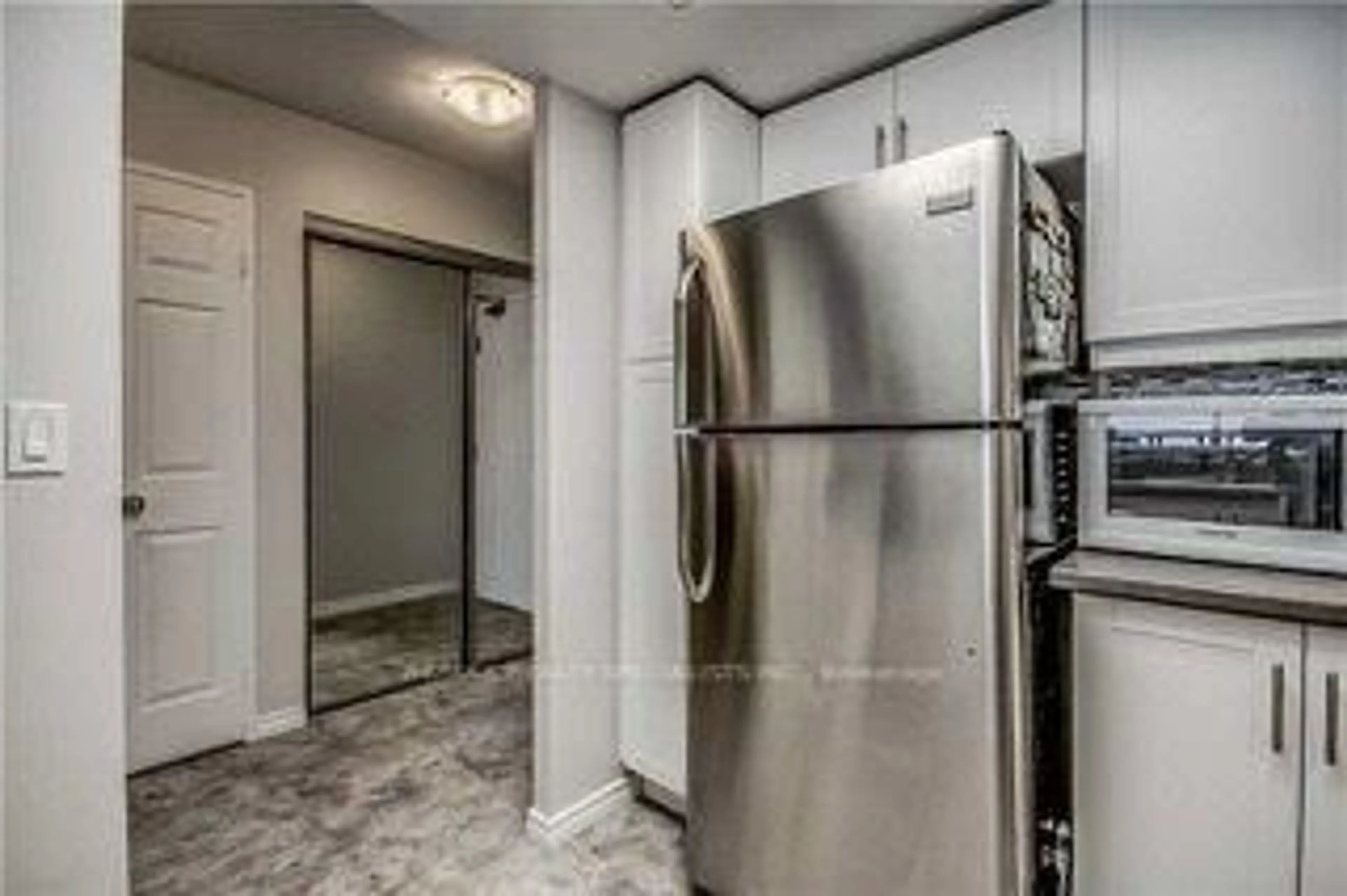 Unknown for 335 Webb Dr #1401, Mississauga Ontario L5B 4A1