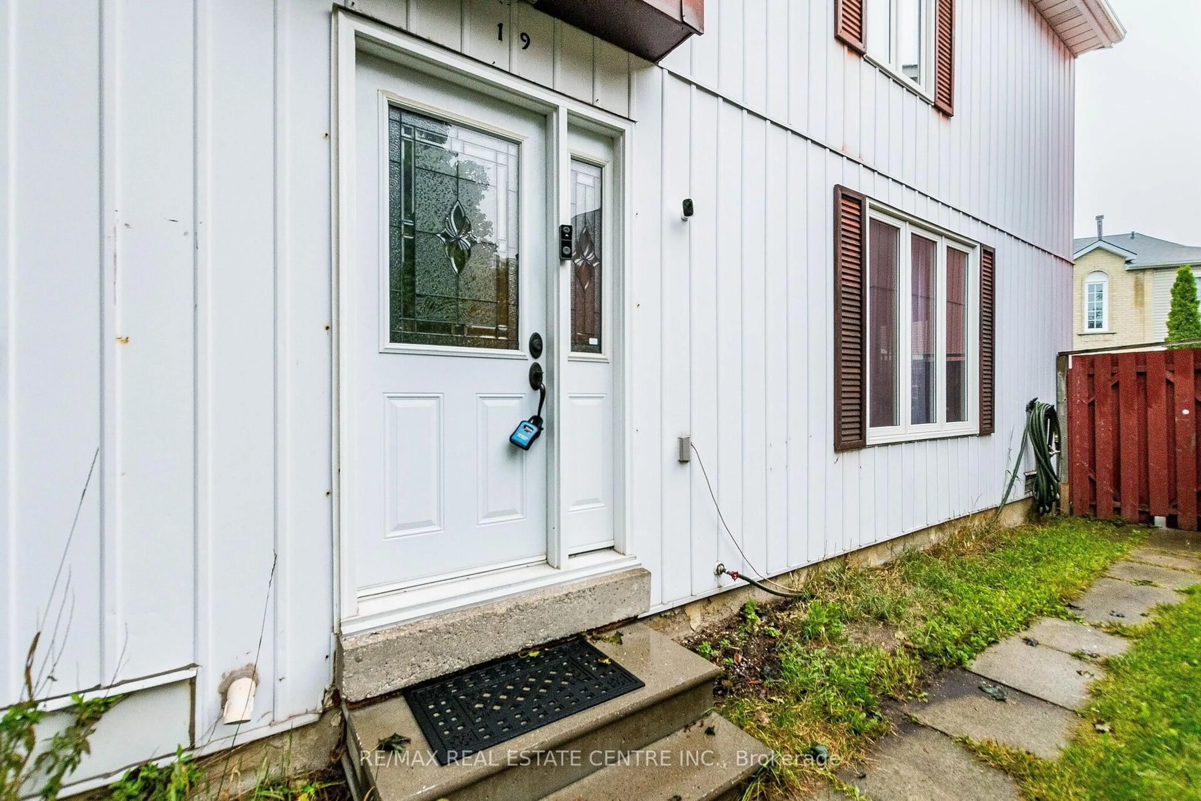 Unknown for 19 Huntingwood Cres, Brampton Ontario L6S 1S5