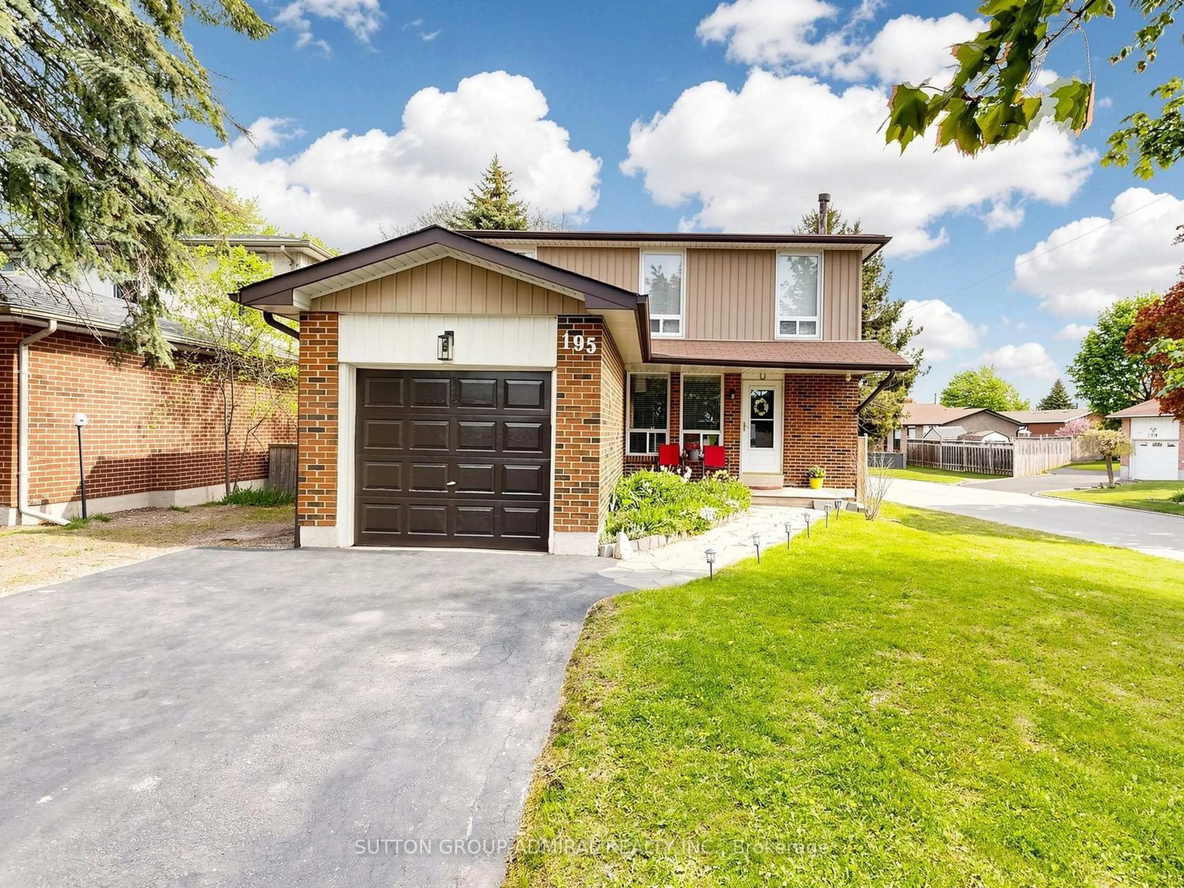 Home with brick exterior material, street for 195 Ridge Rd, Caledon Ontario L7E 4V8
