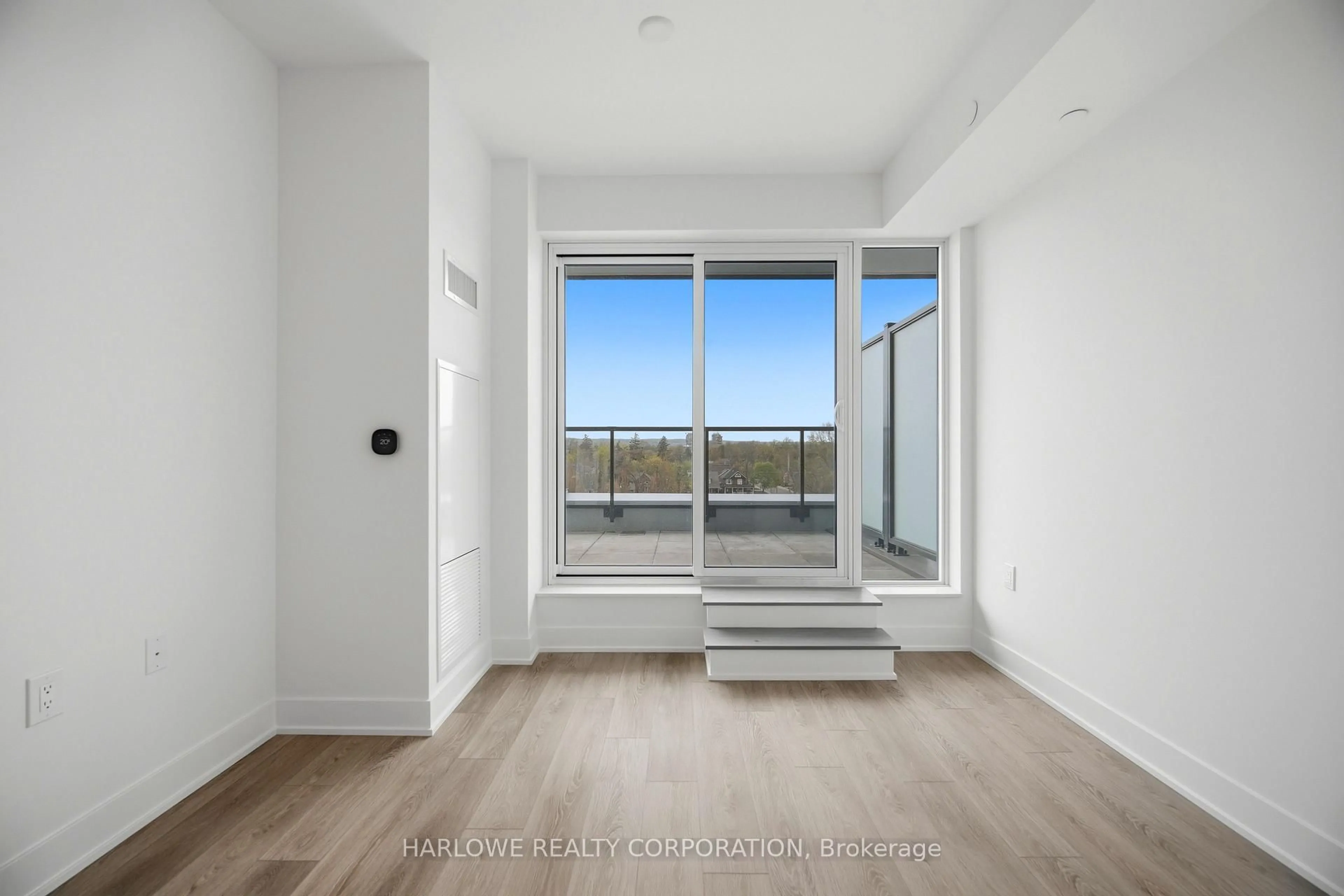 A pic of a room for 2088 James St #511, Burlington Ontario L7R 0H2