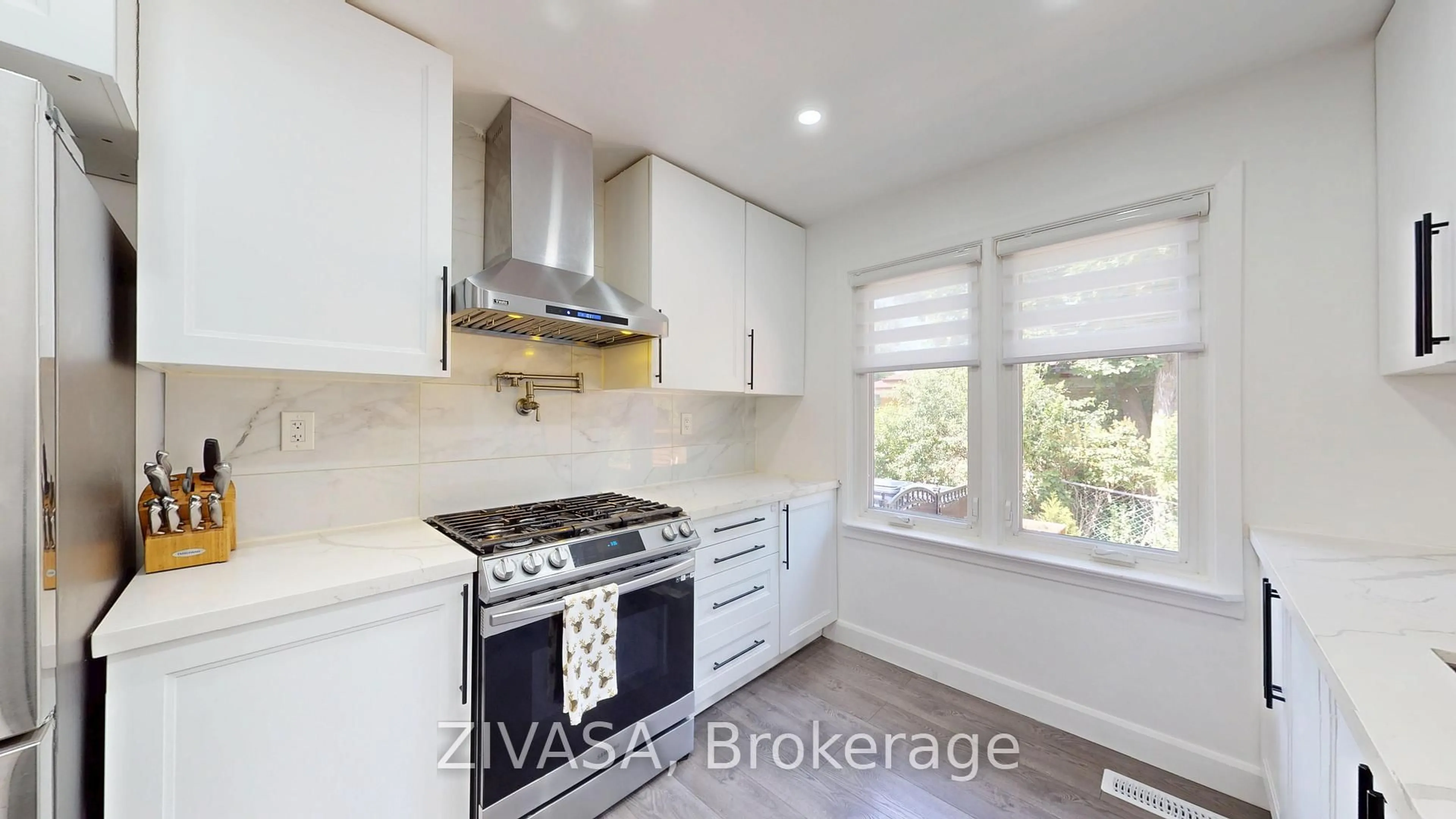 Unknown for 125 Jeffcoat Dr, Toronto Ontario M9W 3B9