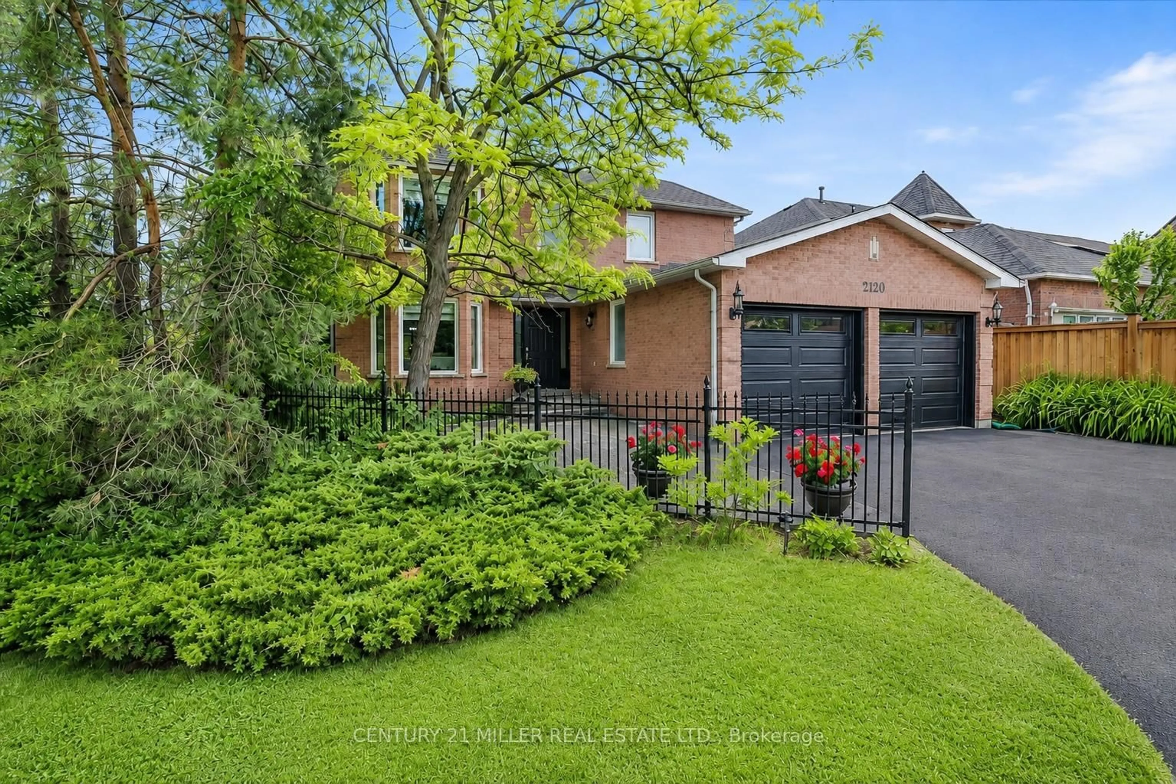 Home with brick exterior material, street for 2120 Sixth Line, Oakville Ontario L6H 3N1