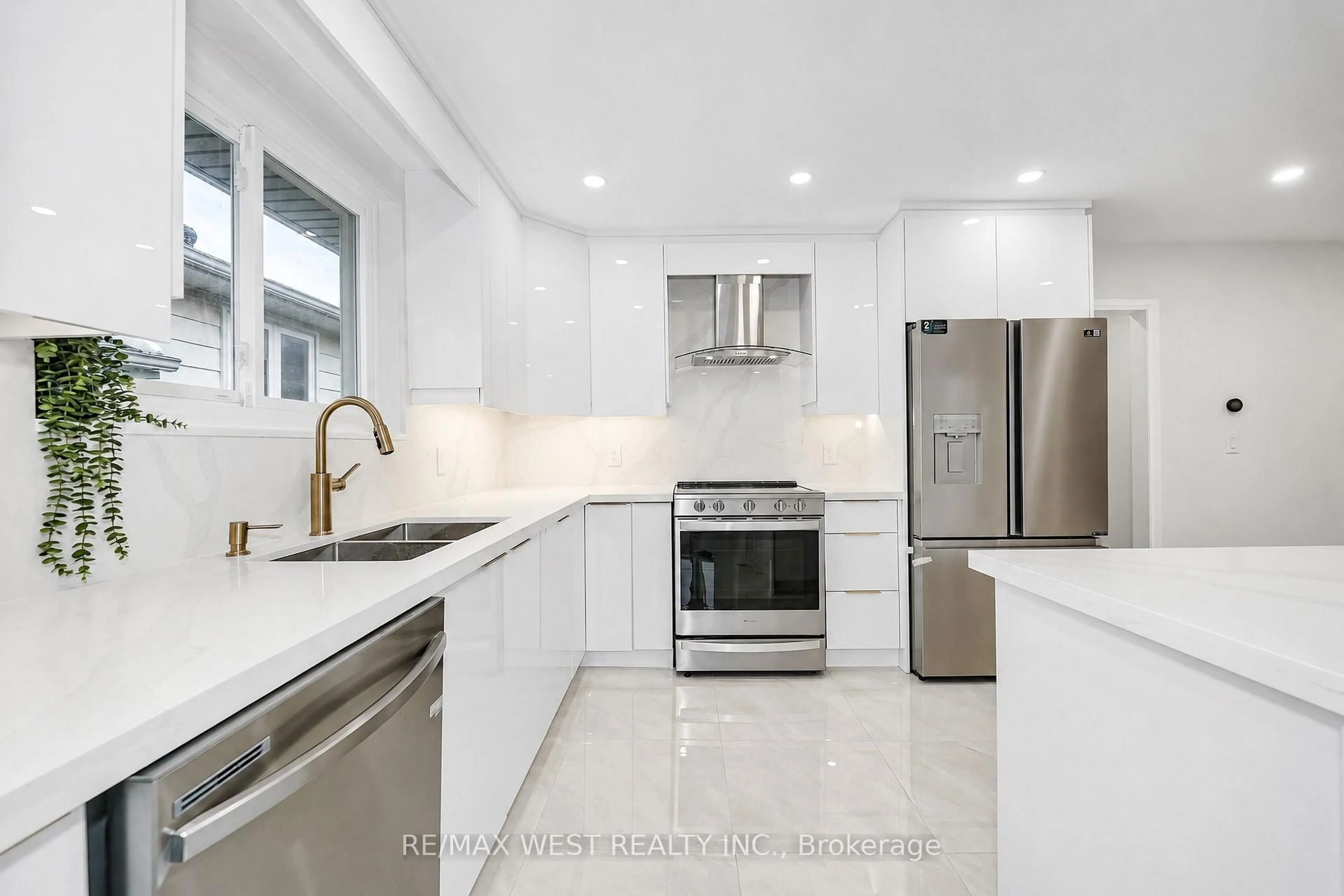 Unknown for 765 Dodsworth Cres, Mississauga Ontario L4Y 2H8