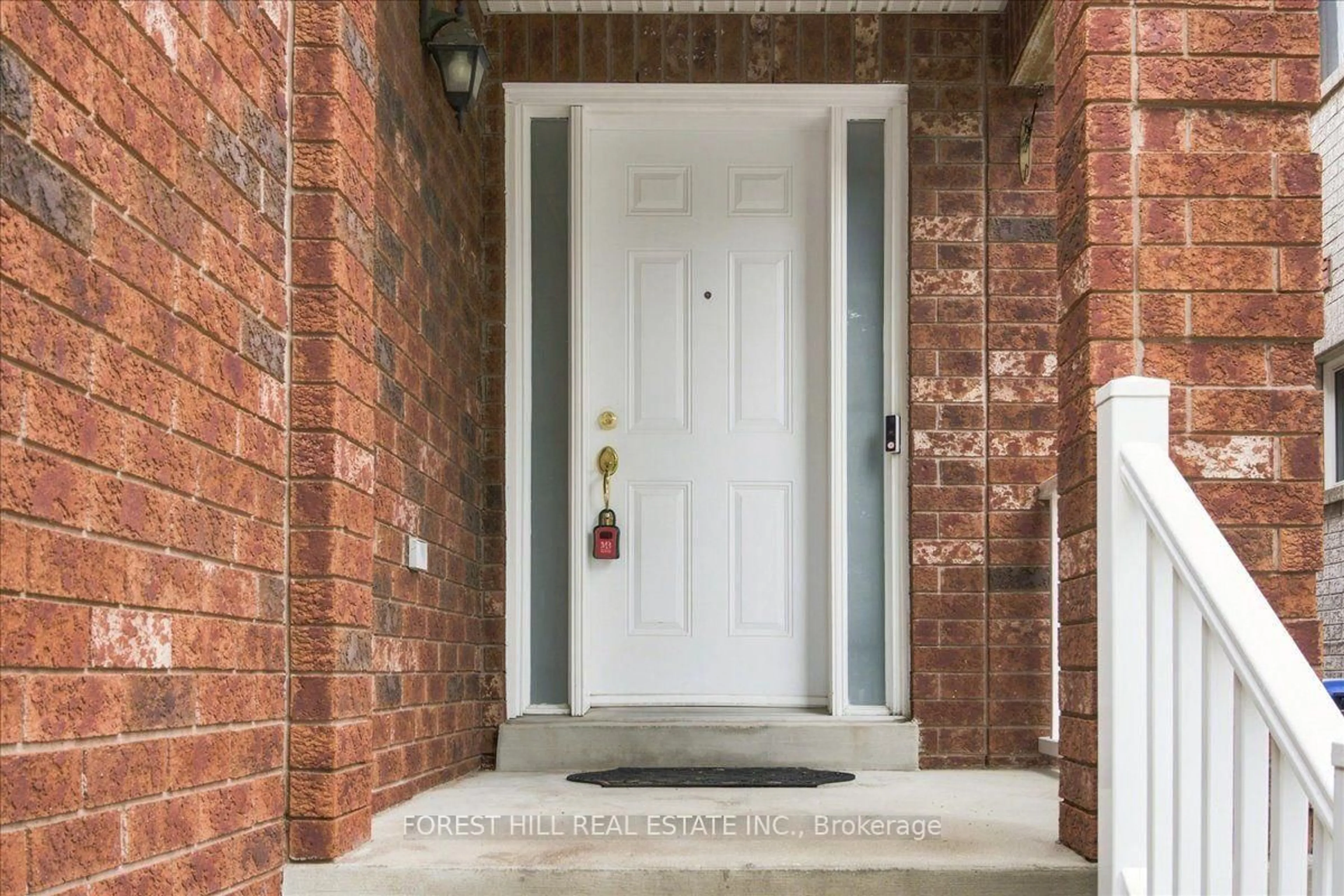 Indoor entryway for 3273 Respond Rd, Mississauga Ontario L5M 7X5