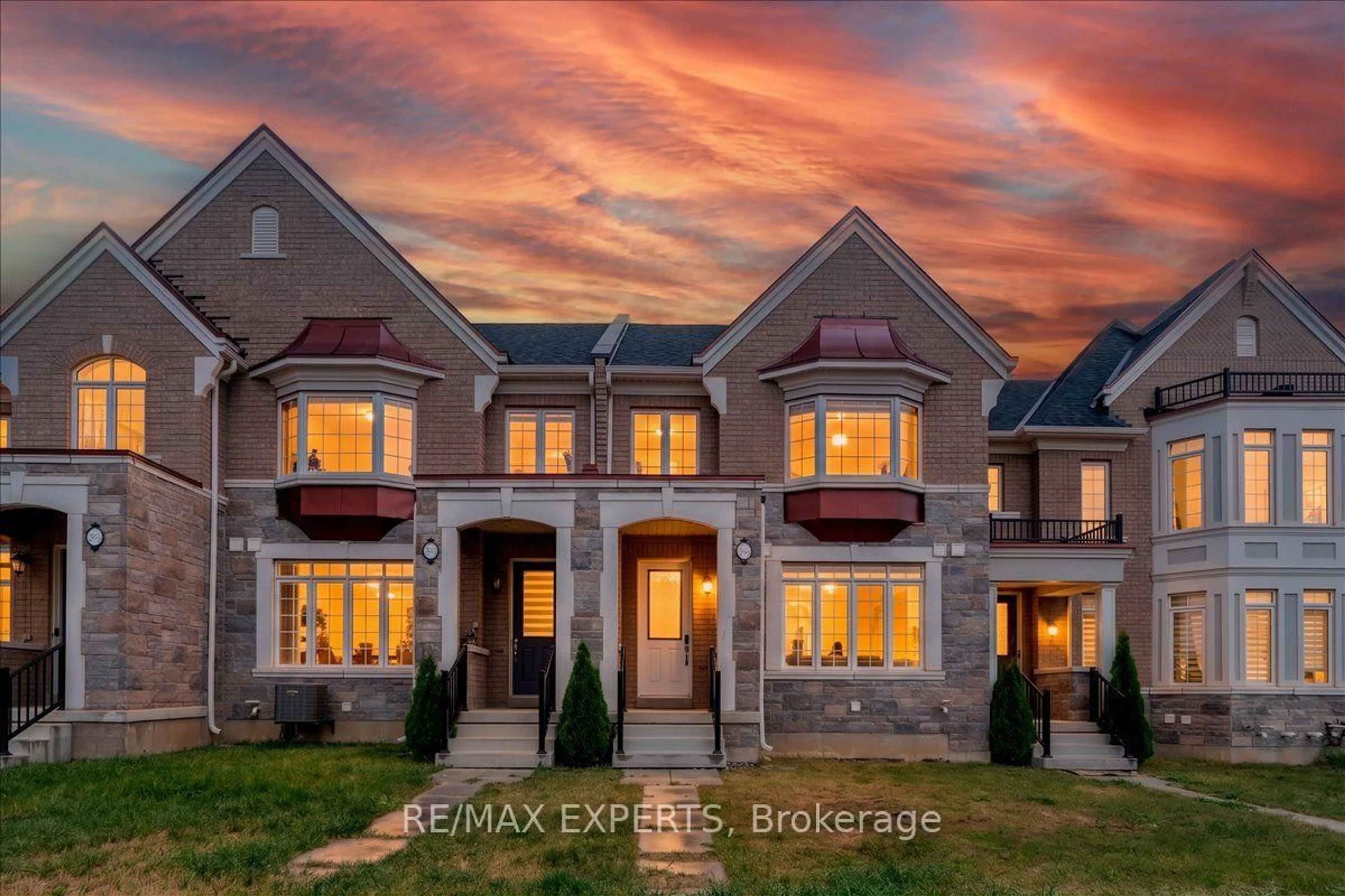Home with brick exterior material, building for 4025 Sixth Line, Oakville Ontario L6H 3P8