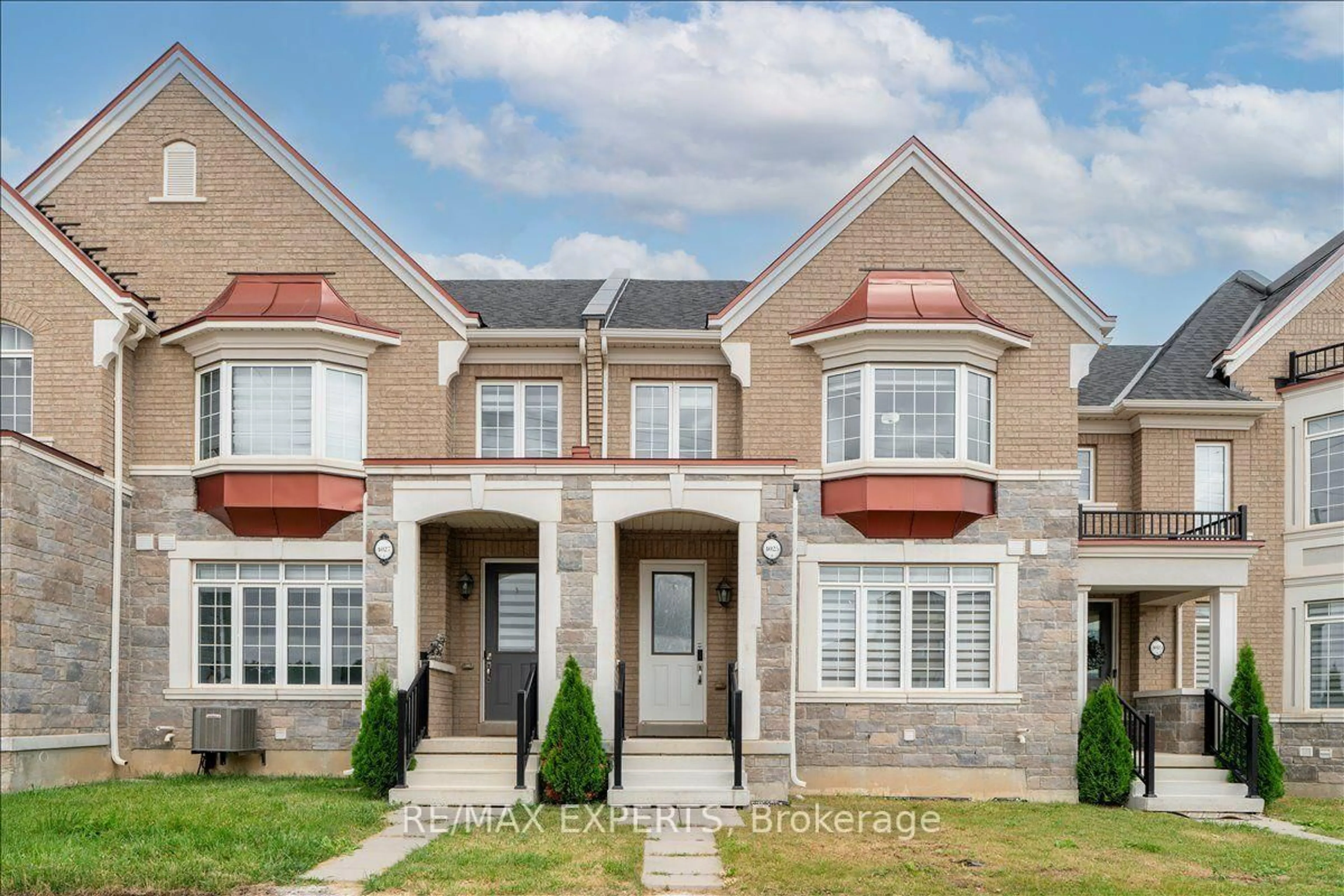Home with brick exterior material, street for 4025 Sixth Line, Oakville Ontario L6H 3P8