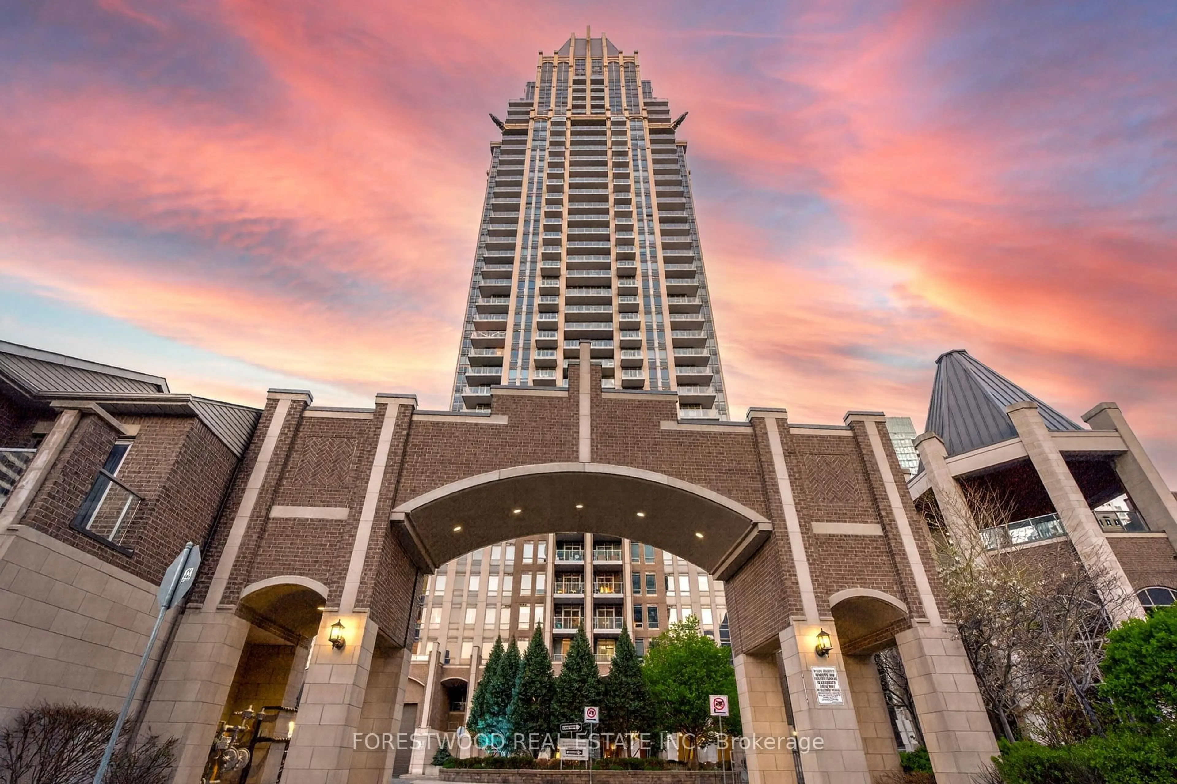 Indoor foyer for 388 Prince of Wales Dr #3606, Mississauga Ontario L5B 0A1