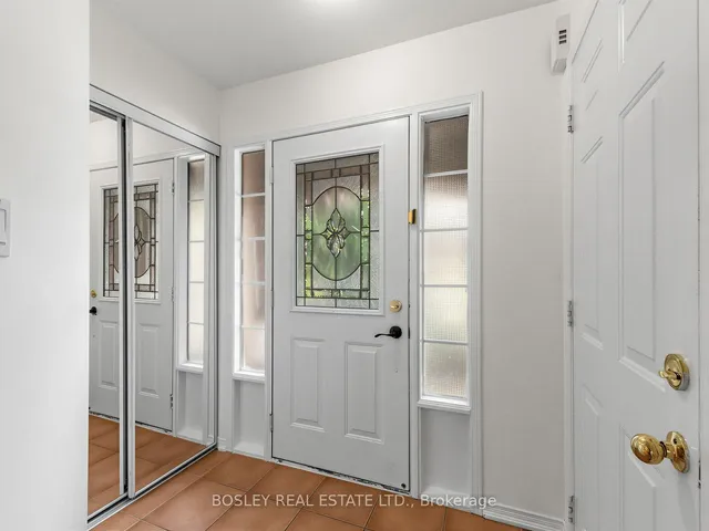 1489 Heritage Way #29, Oakville 3