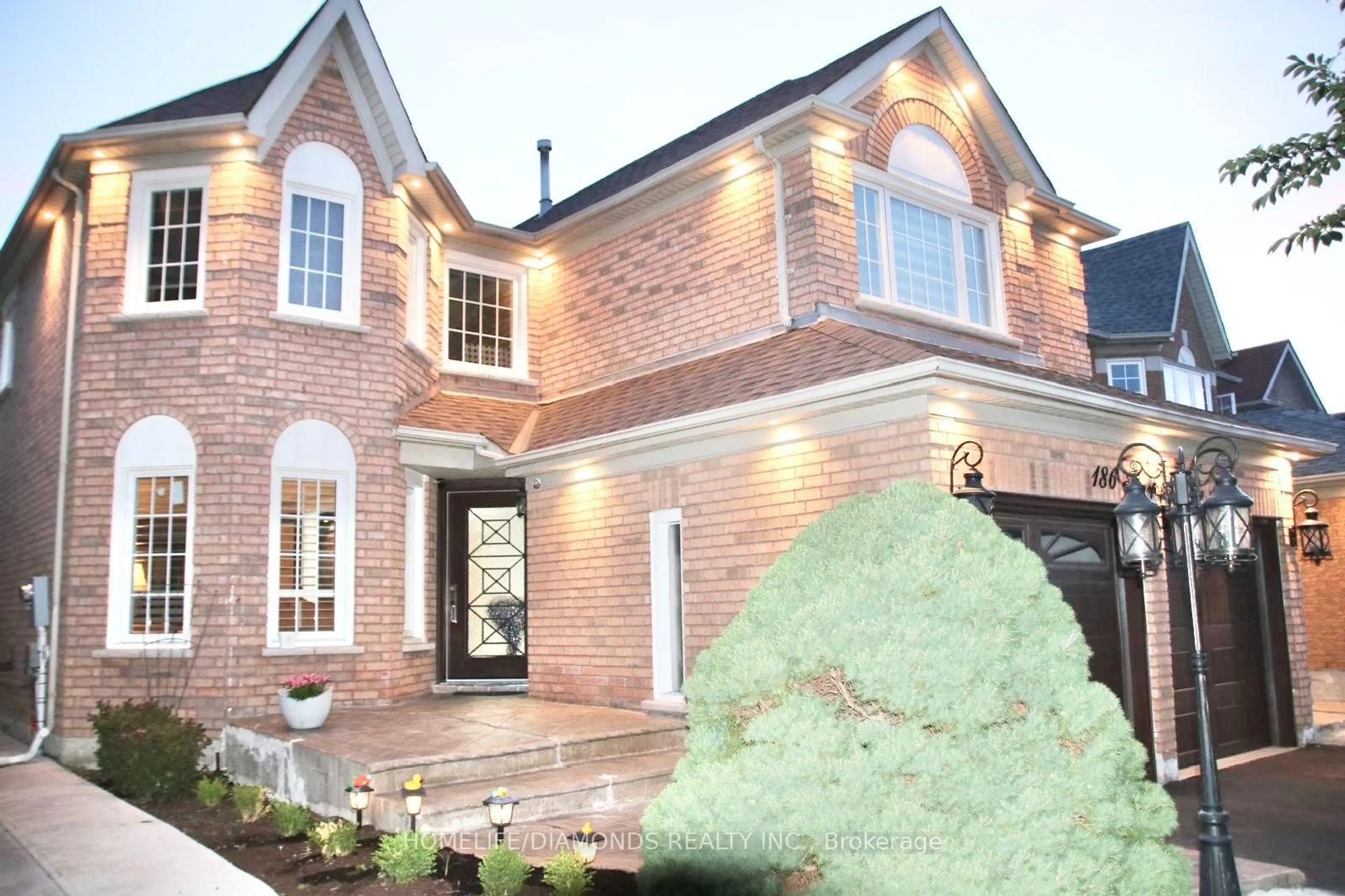 Home with brick exterior material, street for 186 FERNFOREST Dr, Brampton Ontario L6R 1T7