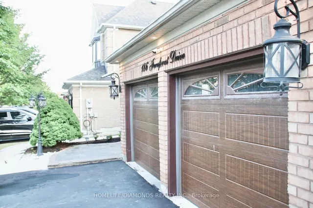 186 FERNFOREST Dr, Brampton 4