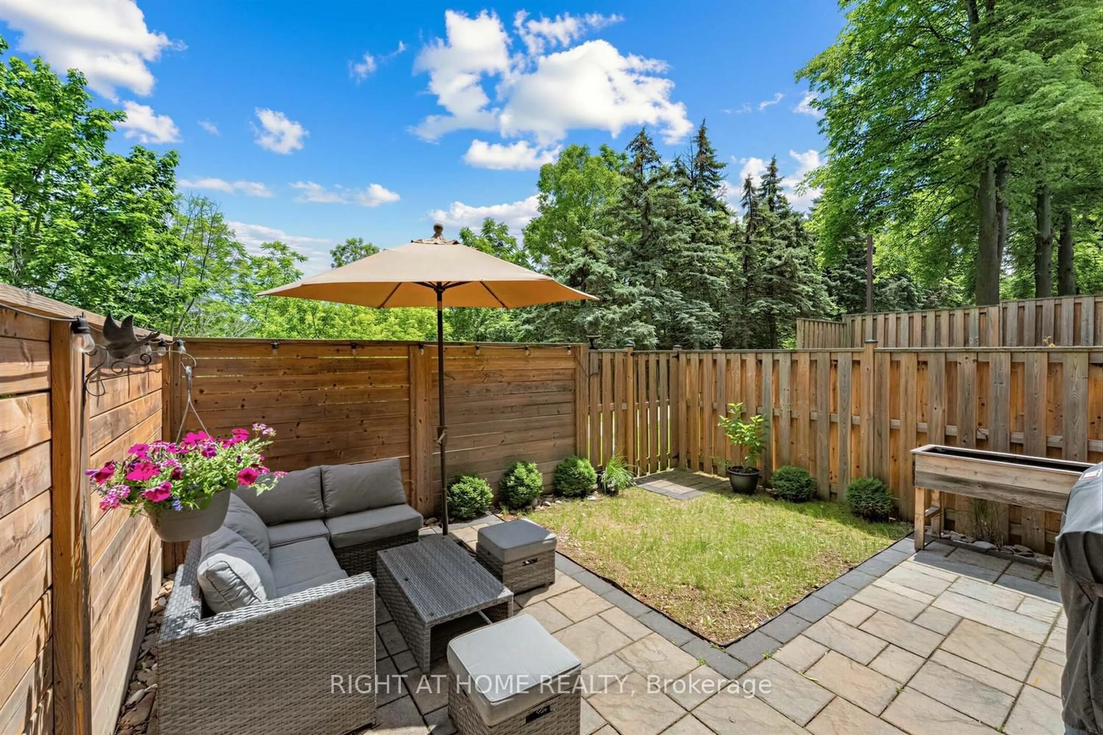 Patio, street for 2065 Amherst Heights Crt #21, Burlington Ontario L7P 4R8