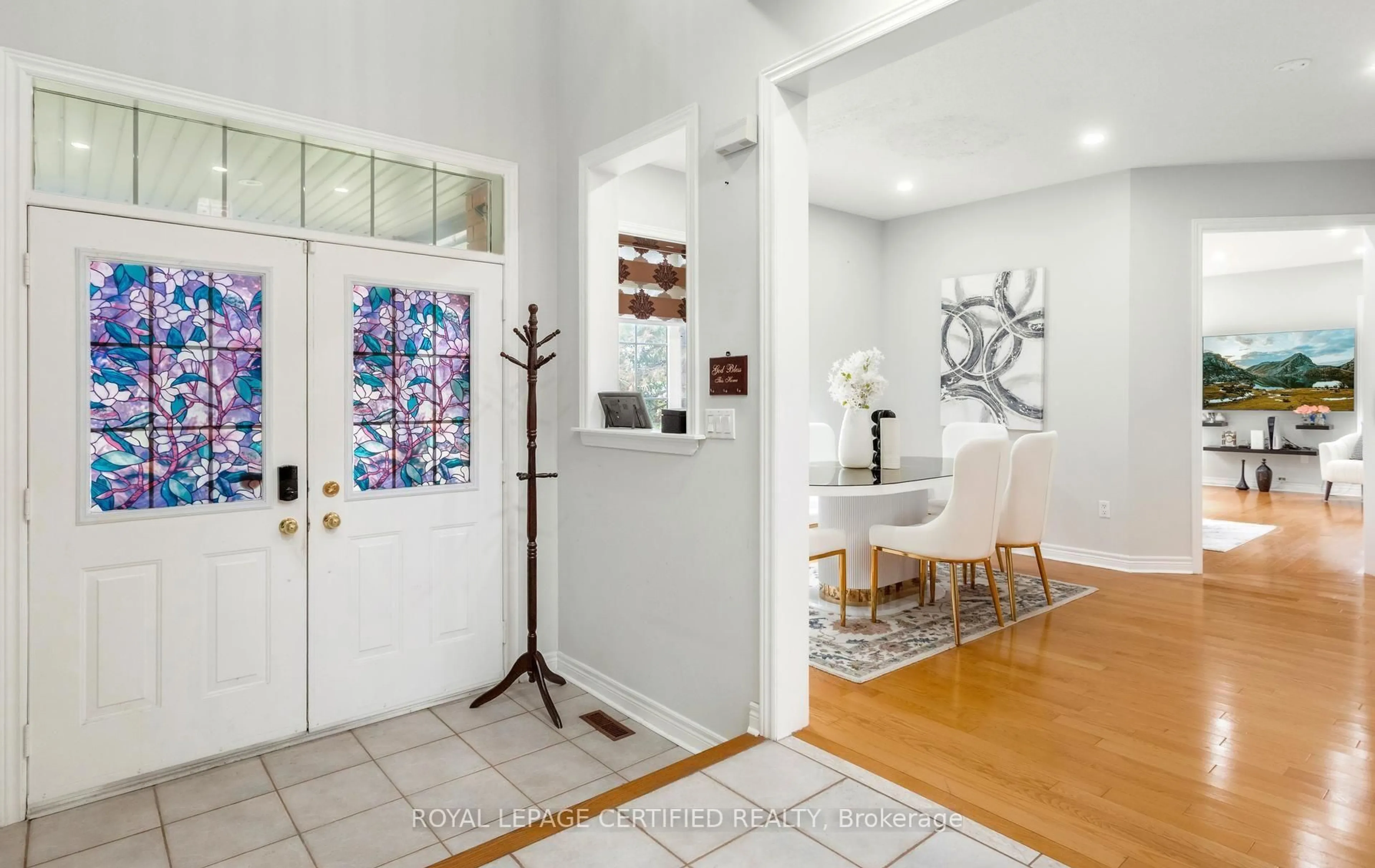 Indoor entryway for 6582 Skipper Way, Mississauga Ontario L5W 1P8