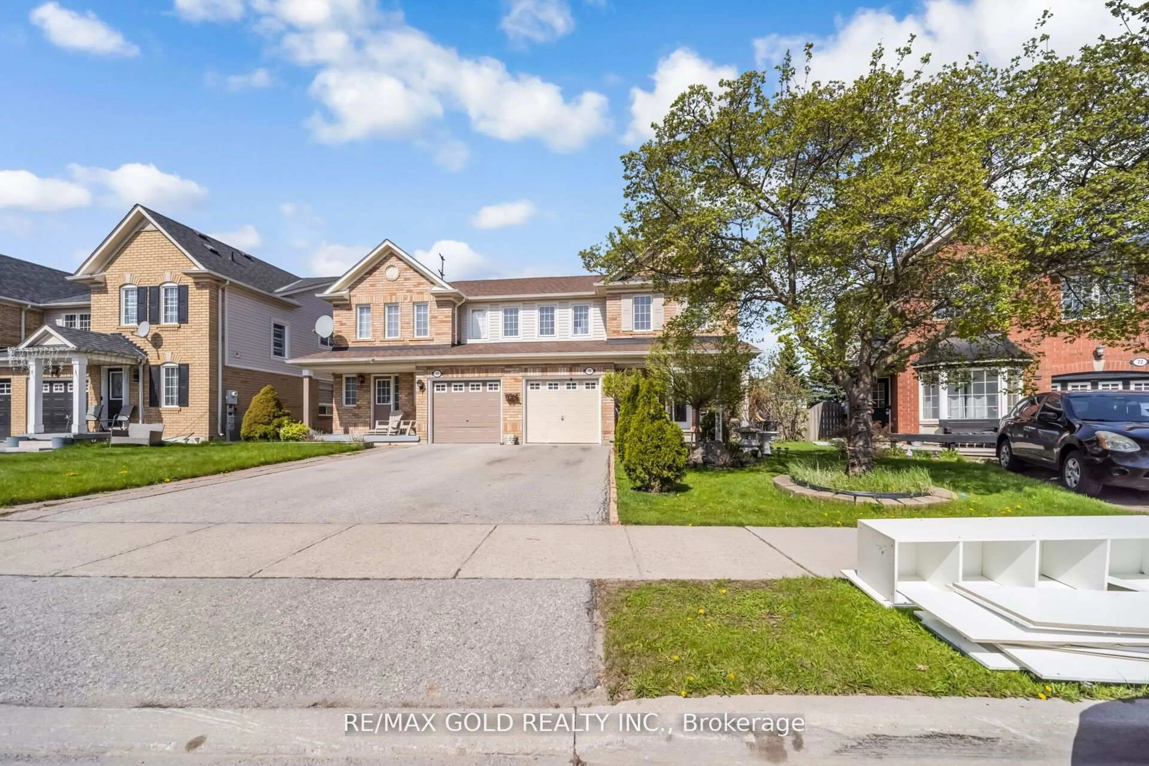 A pic from outside/outdoor area/front of a property/back of a property/a pic from drone, street for 70 Sweetwood Circ, Brampton Ontario L7A 2X7