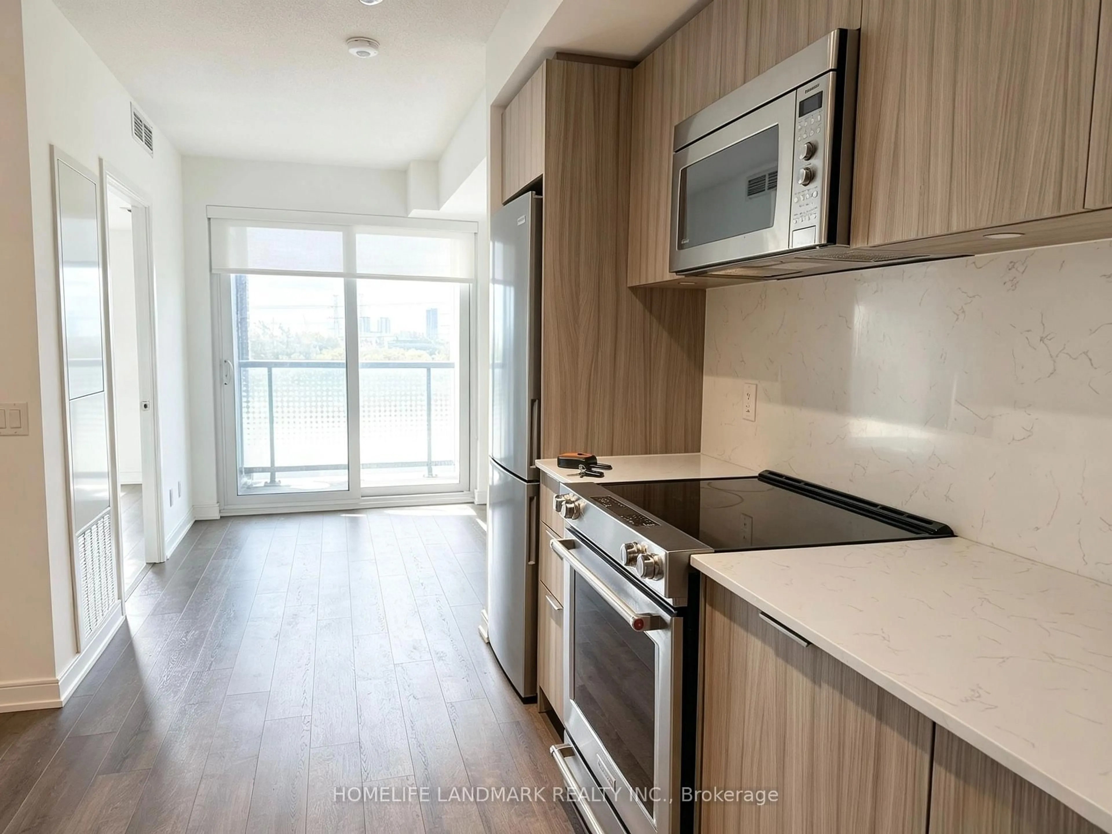Standard kitchen, wood/laminate floor for 30 Samuel Wood Way #312, Toronto Ontario M9B 1B1