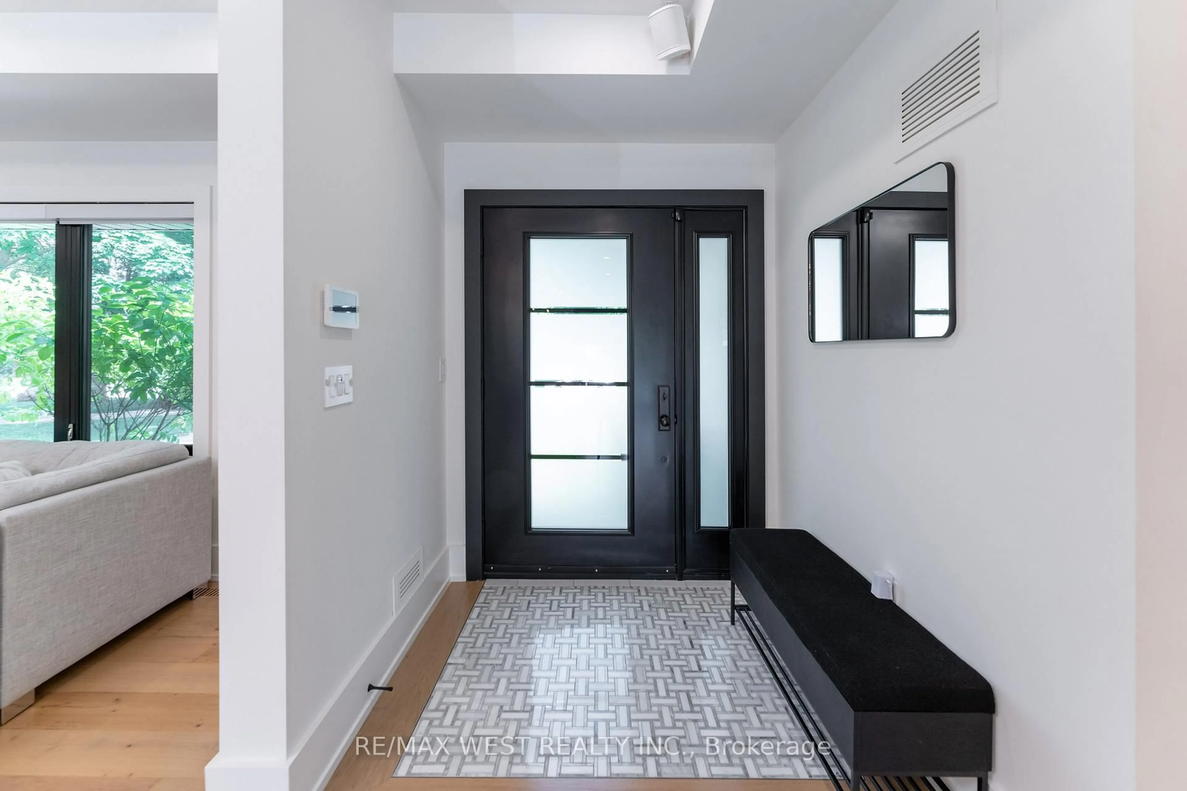 Indoor entryway for 92 Warwood Rd, Toronto Ontario M9B 5B7