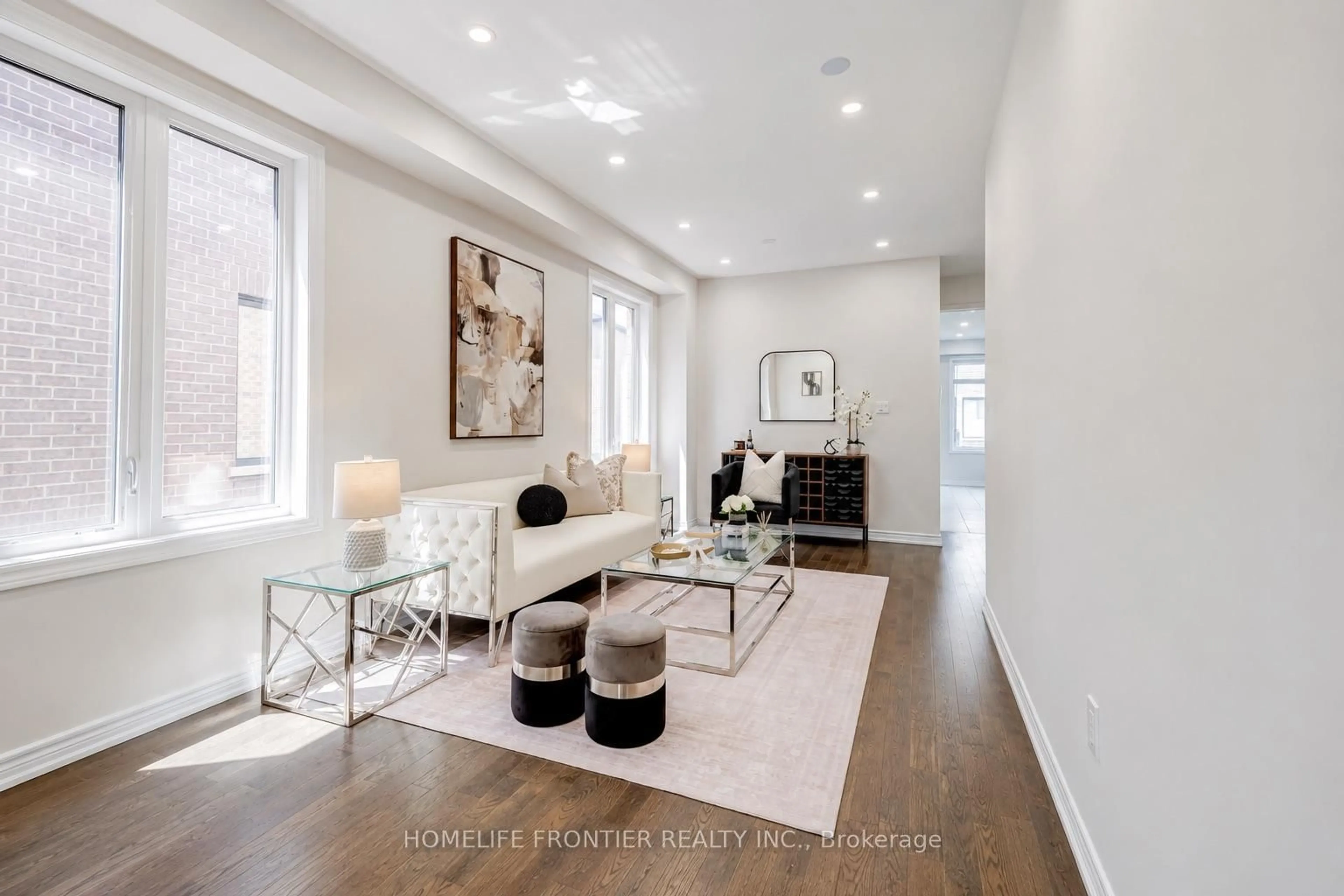 Living room with furniture, unknown for 879 Plum Pl, Milton Ontario L9T 7E7