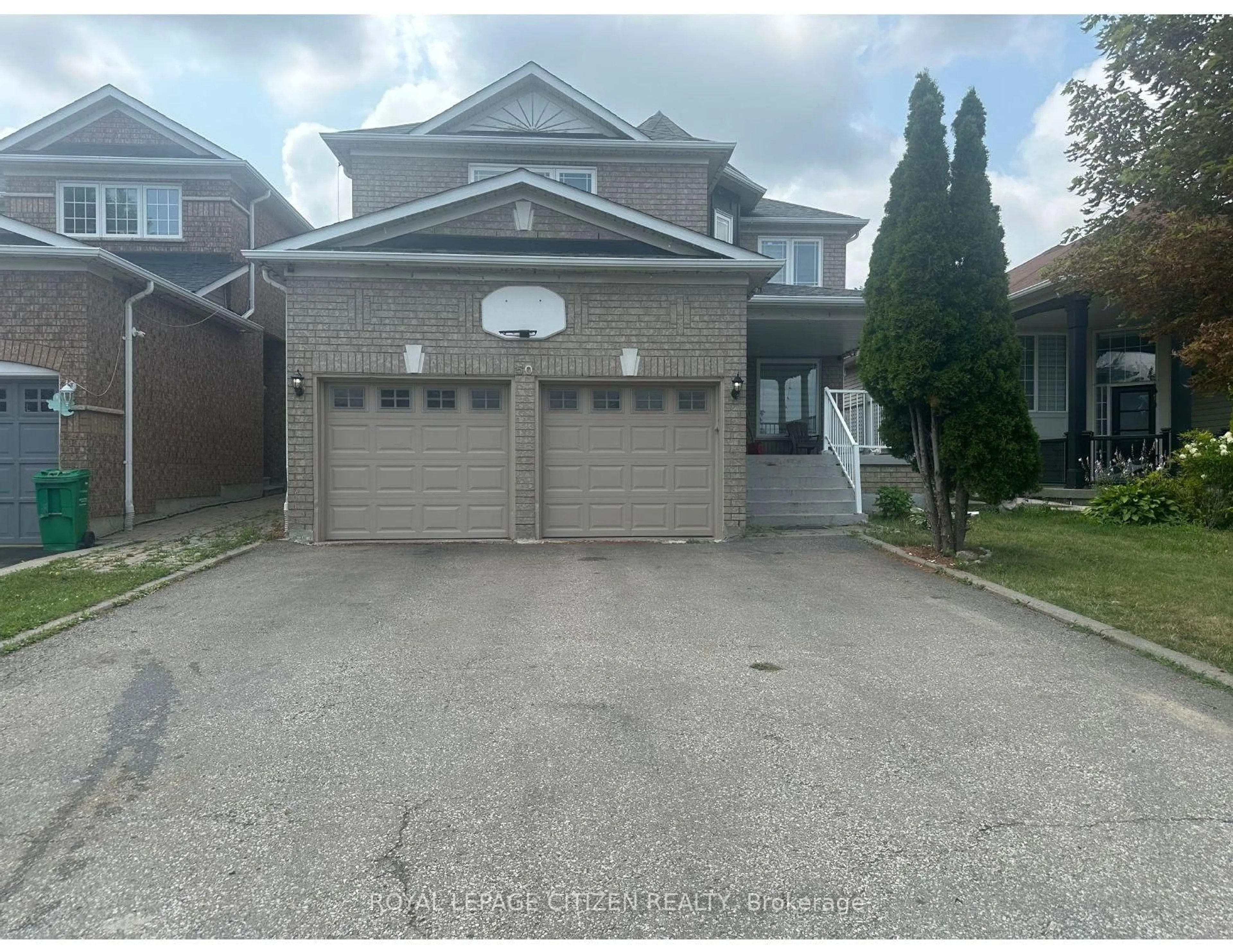 A pic from outside/outdoor area/front of a property/back of a property/a pic from drone, street for 50 Fletchers Creek Blvd, Brampton Ontario L6X 4S3
