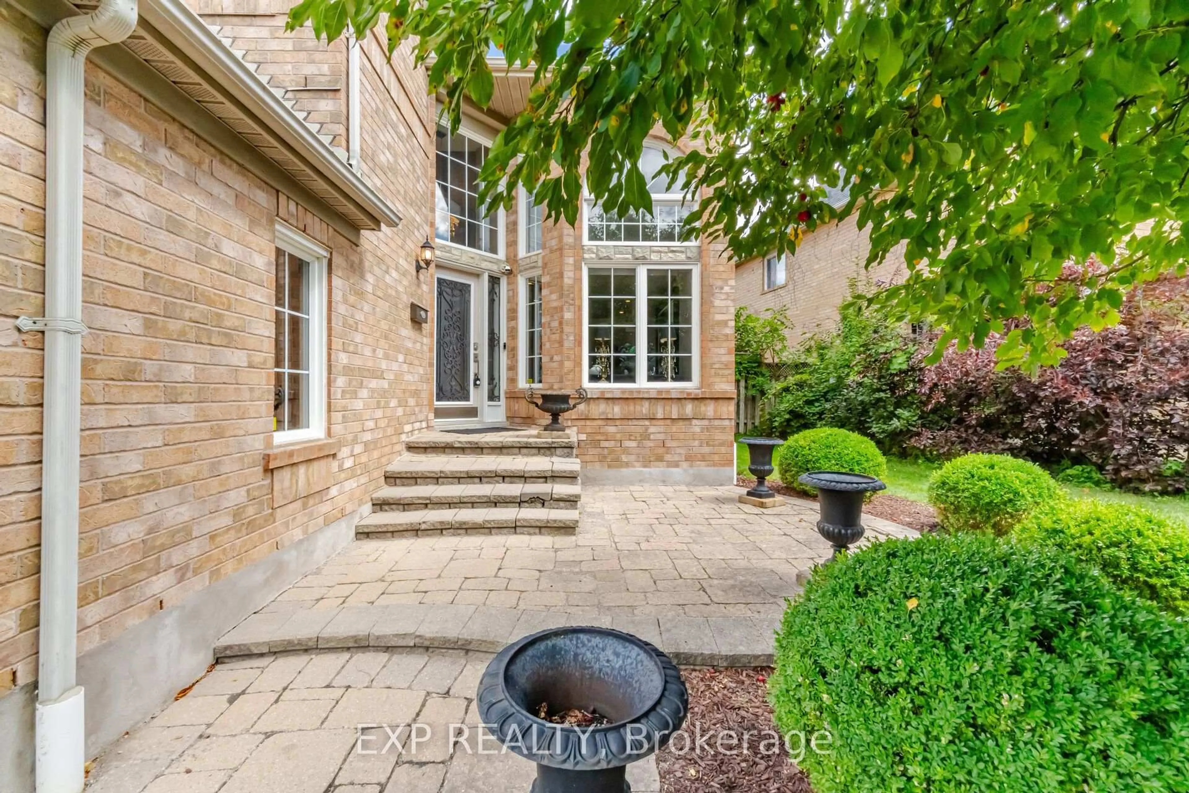 Unknown for 5911 Greensboro Dr, Mississauga Ontario L5M 5S4