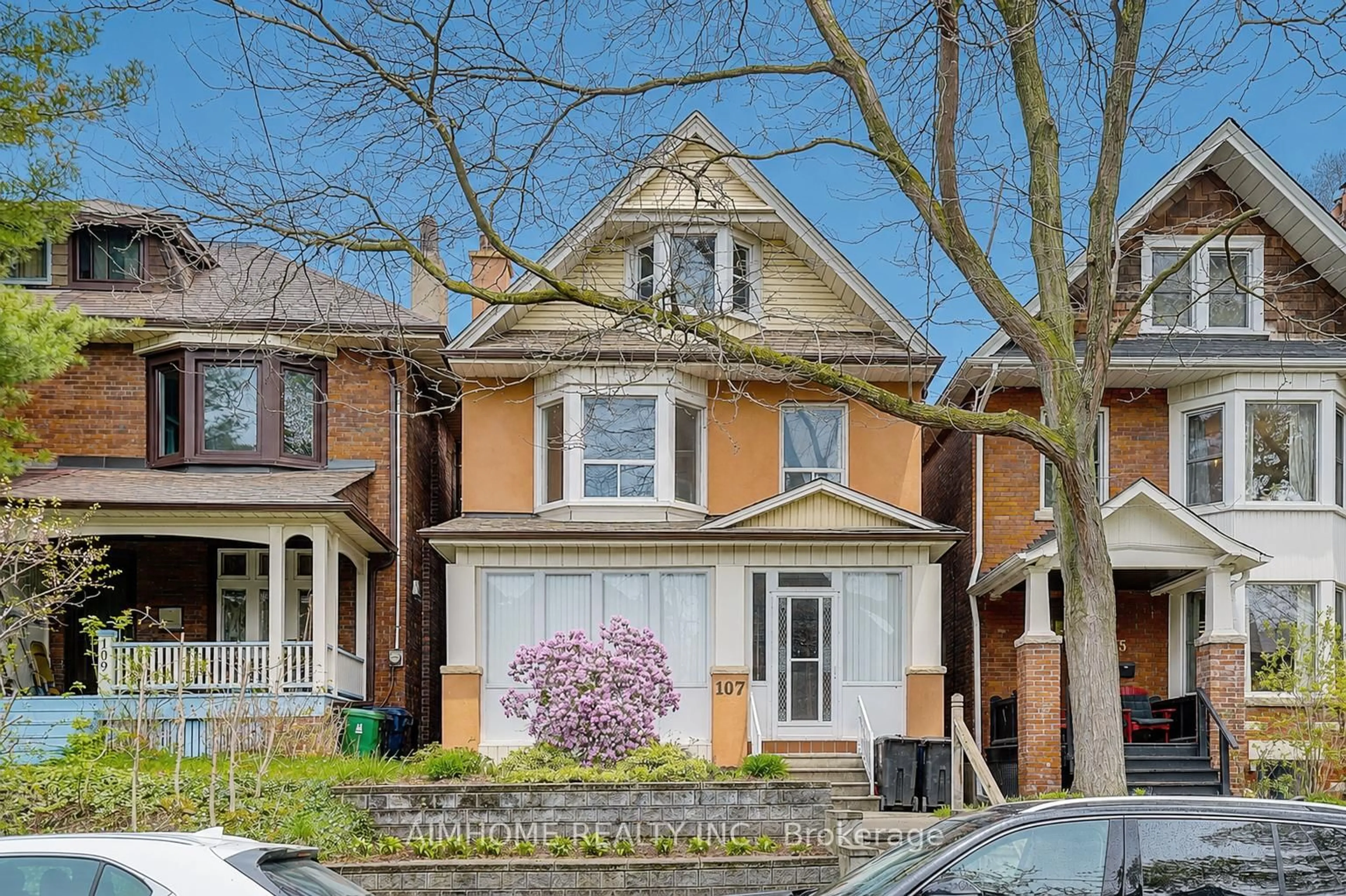 Home with brick exterior material, street for 107 Glendale Ave, Toronto Ontario M6R 2T3