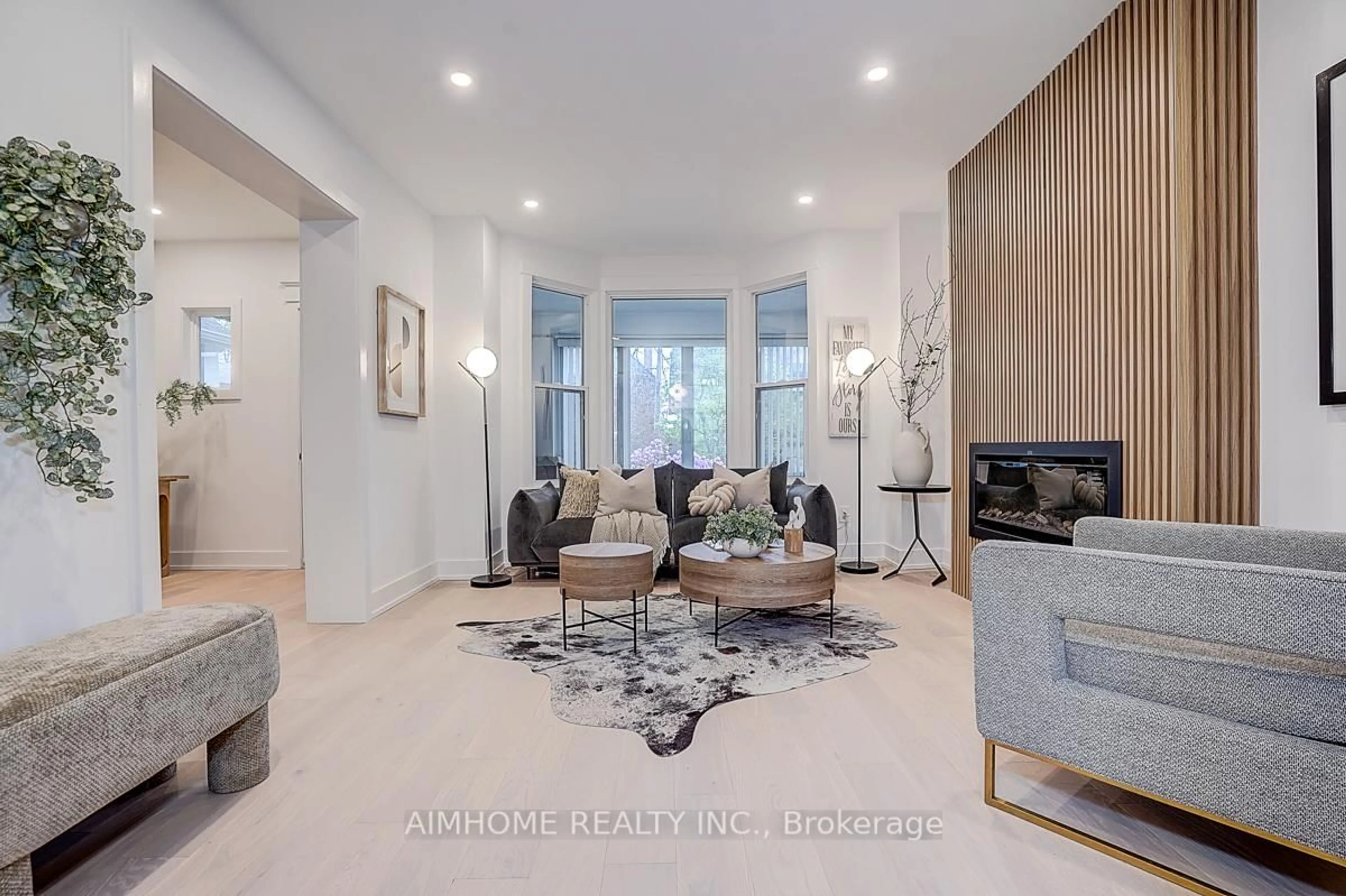 Unknown for 107 Glendale Ave, Toronto Ontario M6R 2T3