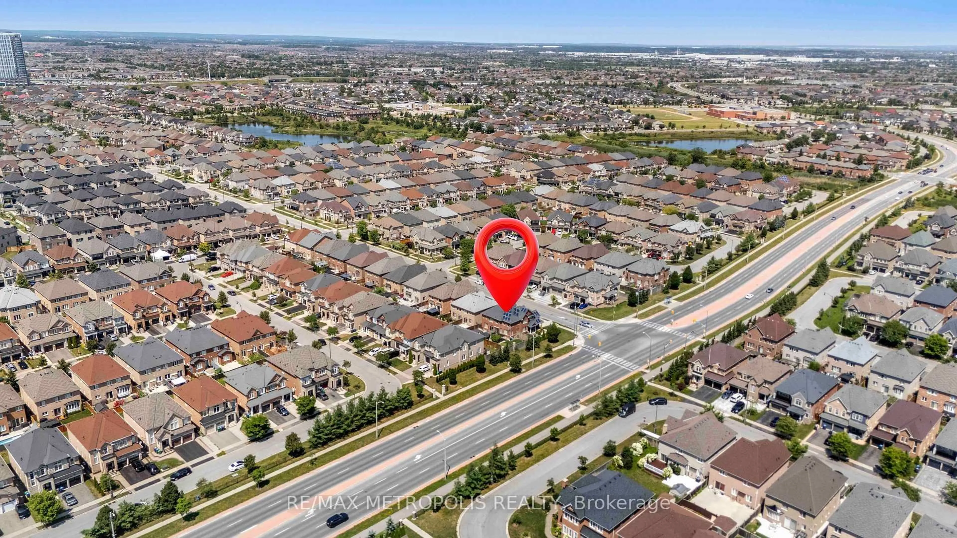 A pic from outside/outdoor area/front of a property/back of a property/a pic from drone, street for 2 Brentwick Dr, Brampton Ontario L6X 3B3
